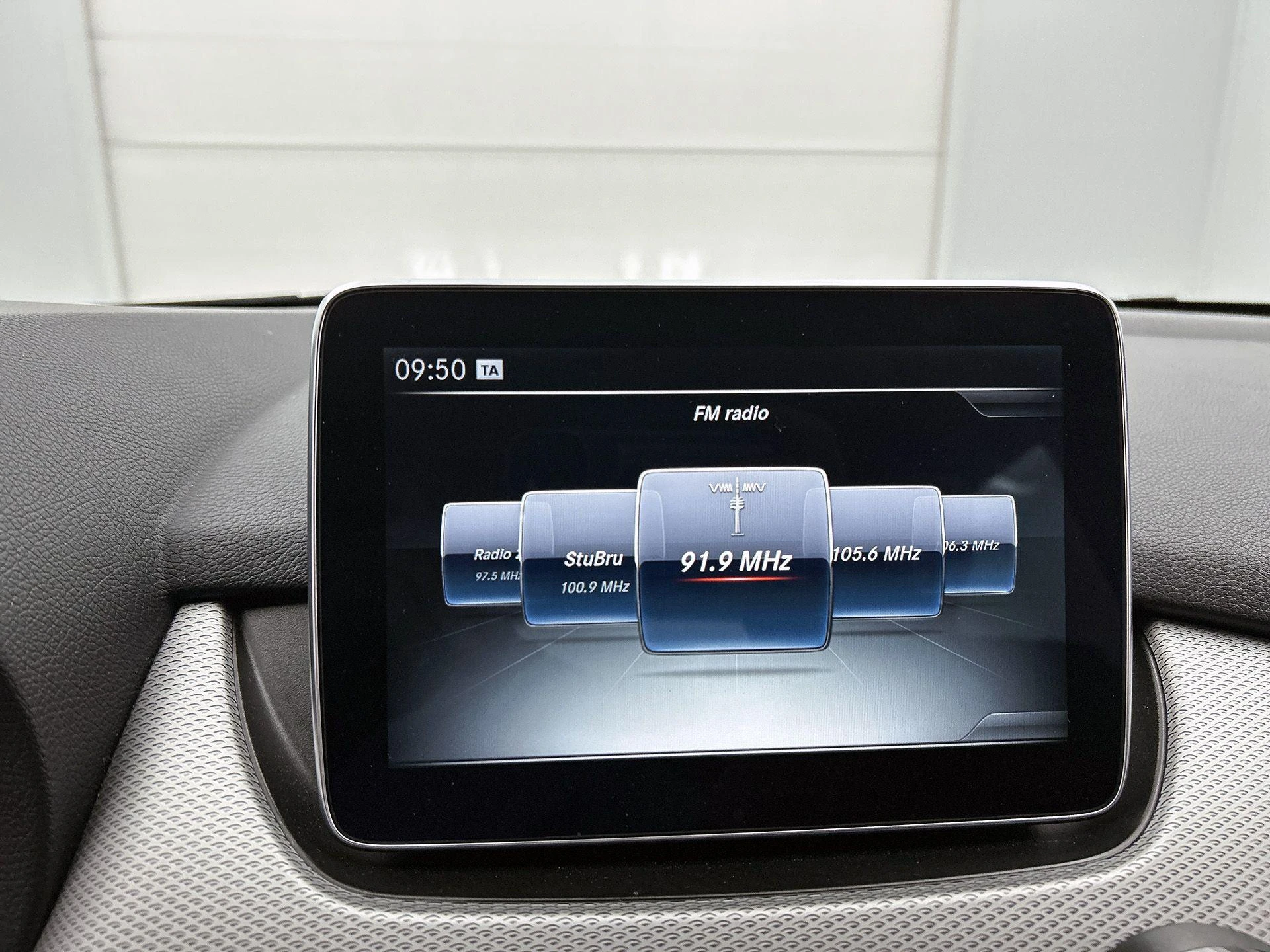 Mercedes-Benz-B-Klasse-image-6