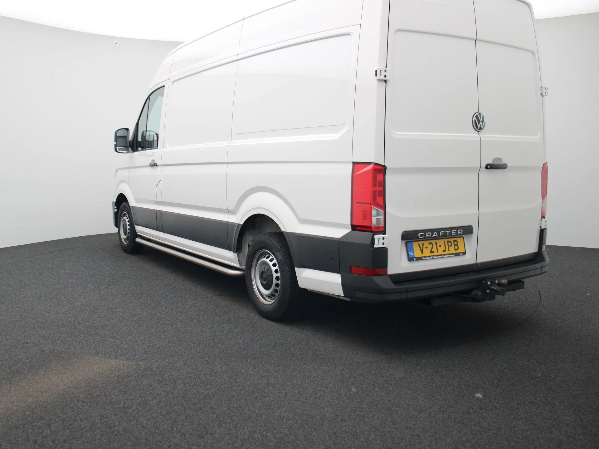 Volkswagen-Crafter-image-1