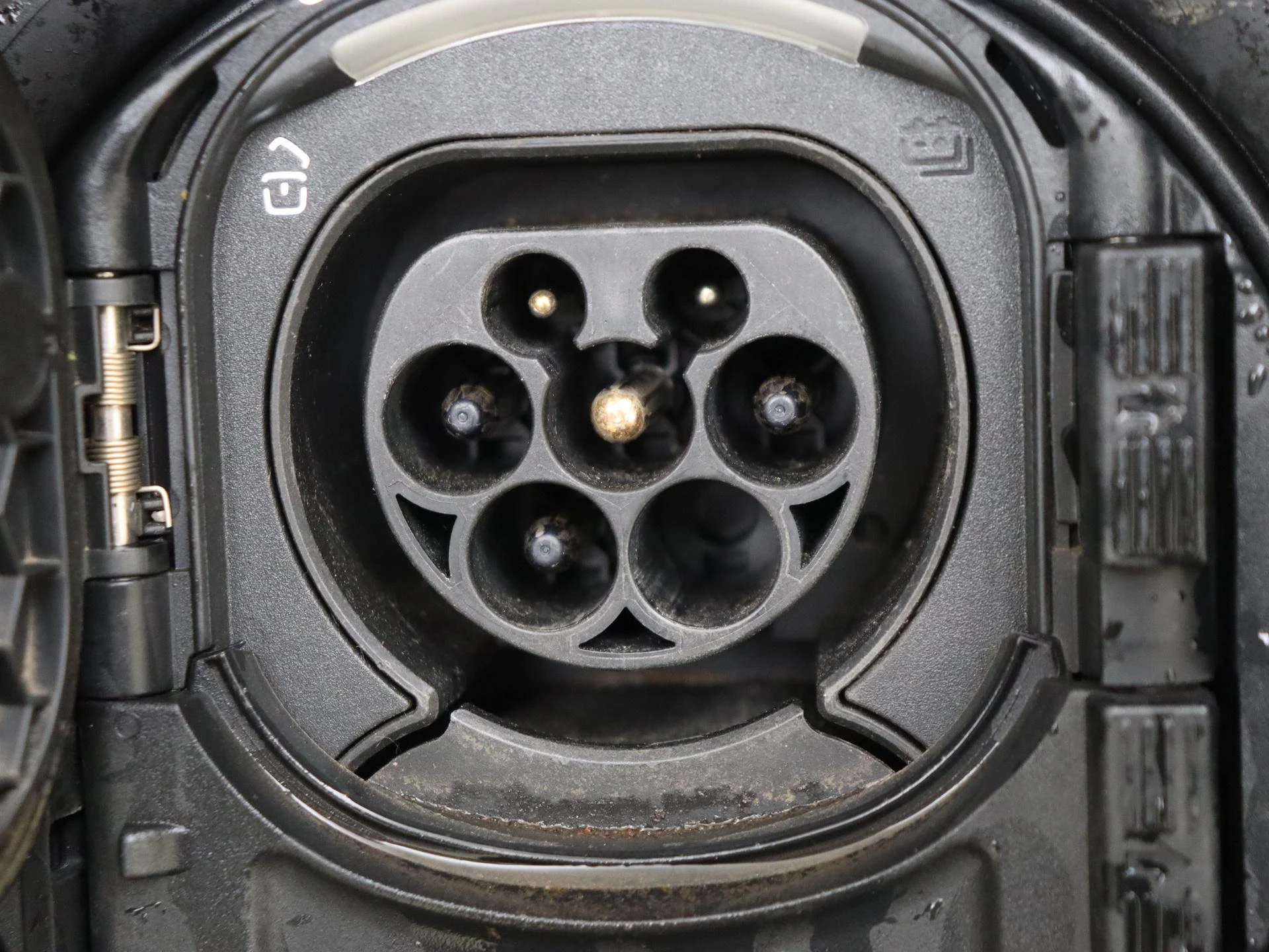 Mercedes-Benz-GLE-image-31