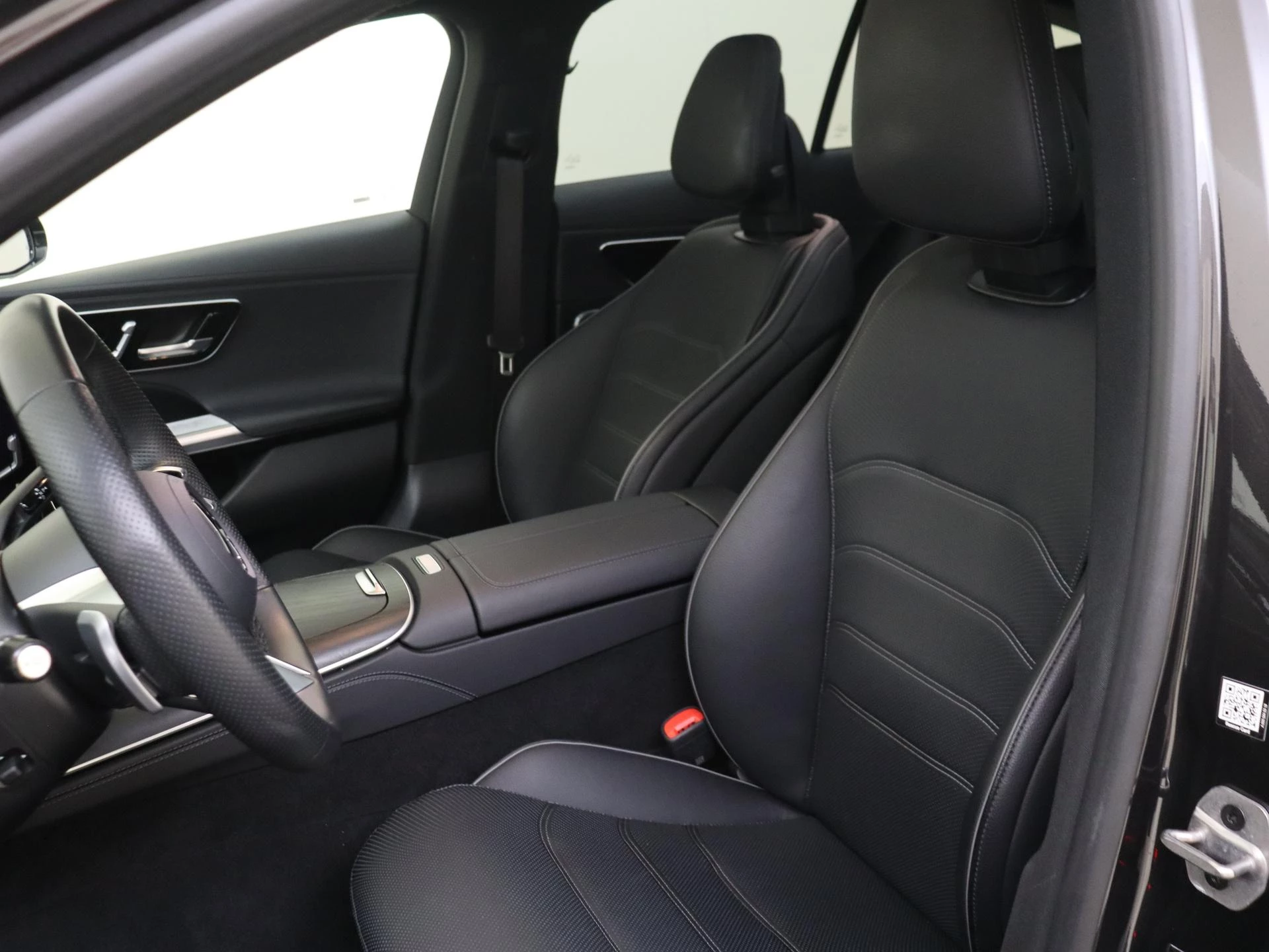 Mercedes-Benz-E-Klasse-image-13