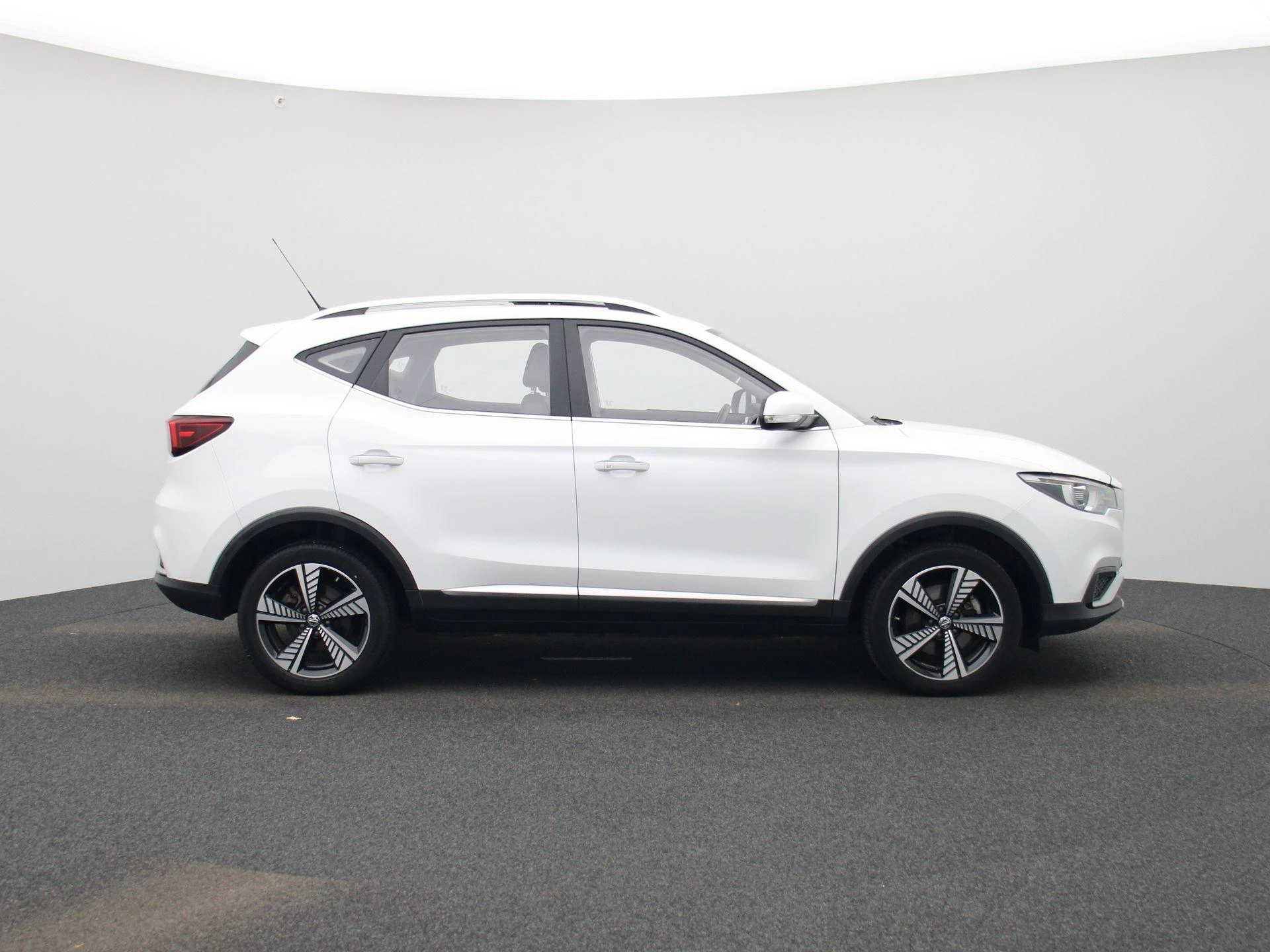 MG-ZS EV-image-5