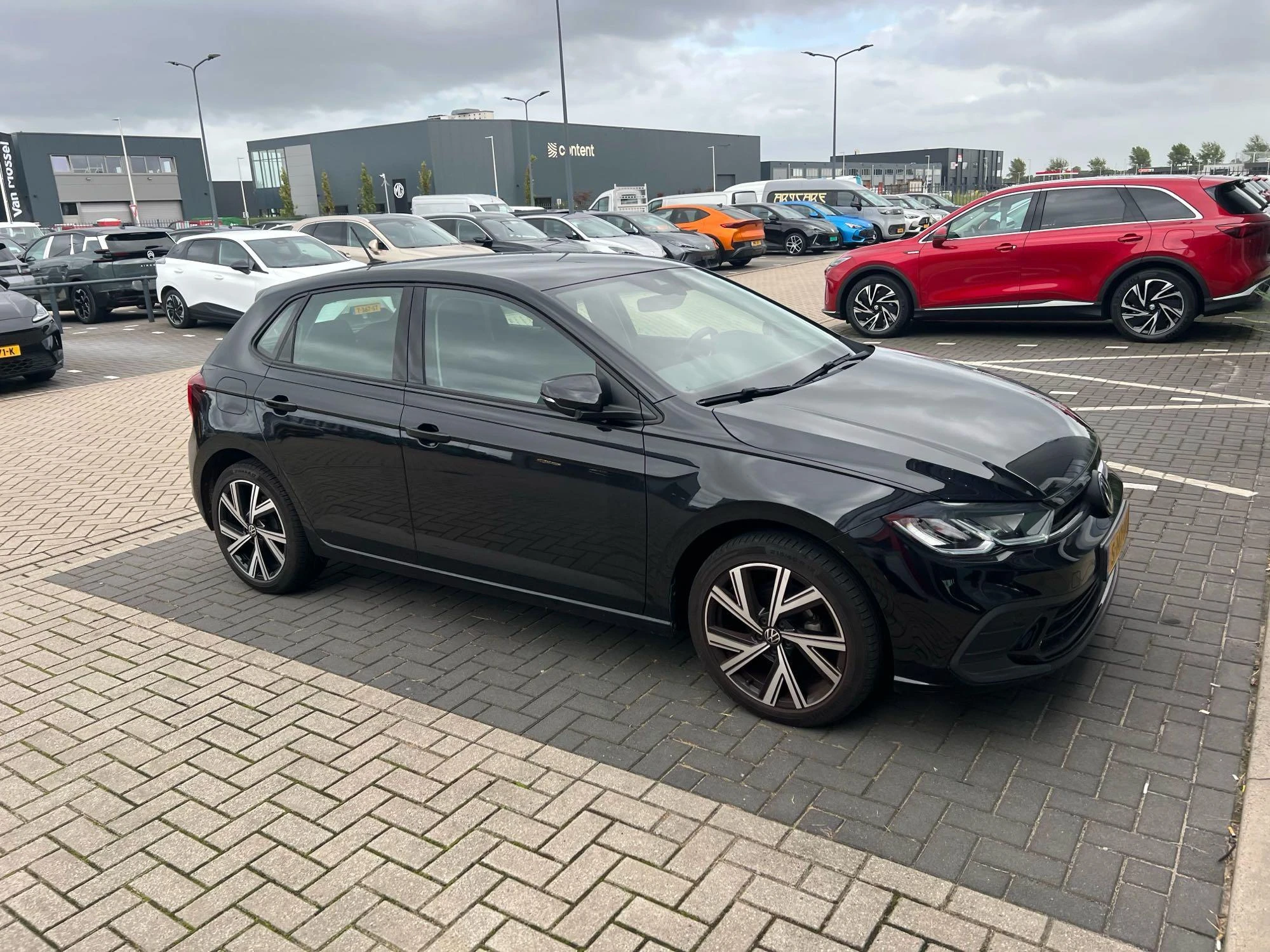 Volkswagen-Polo-image-7