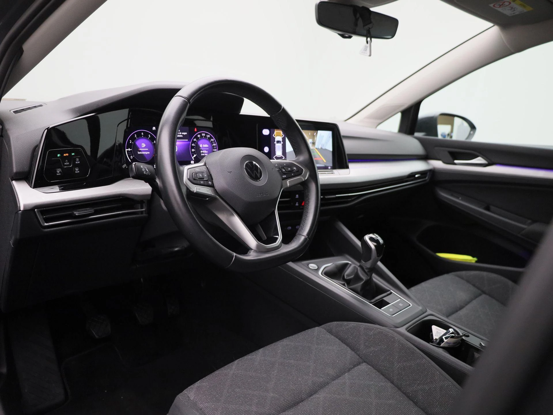 Volkswagen-Golf-image-29
