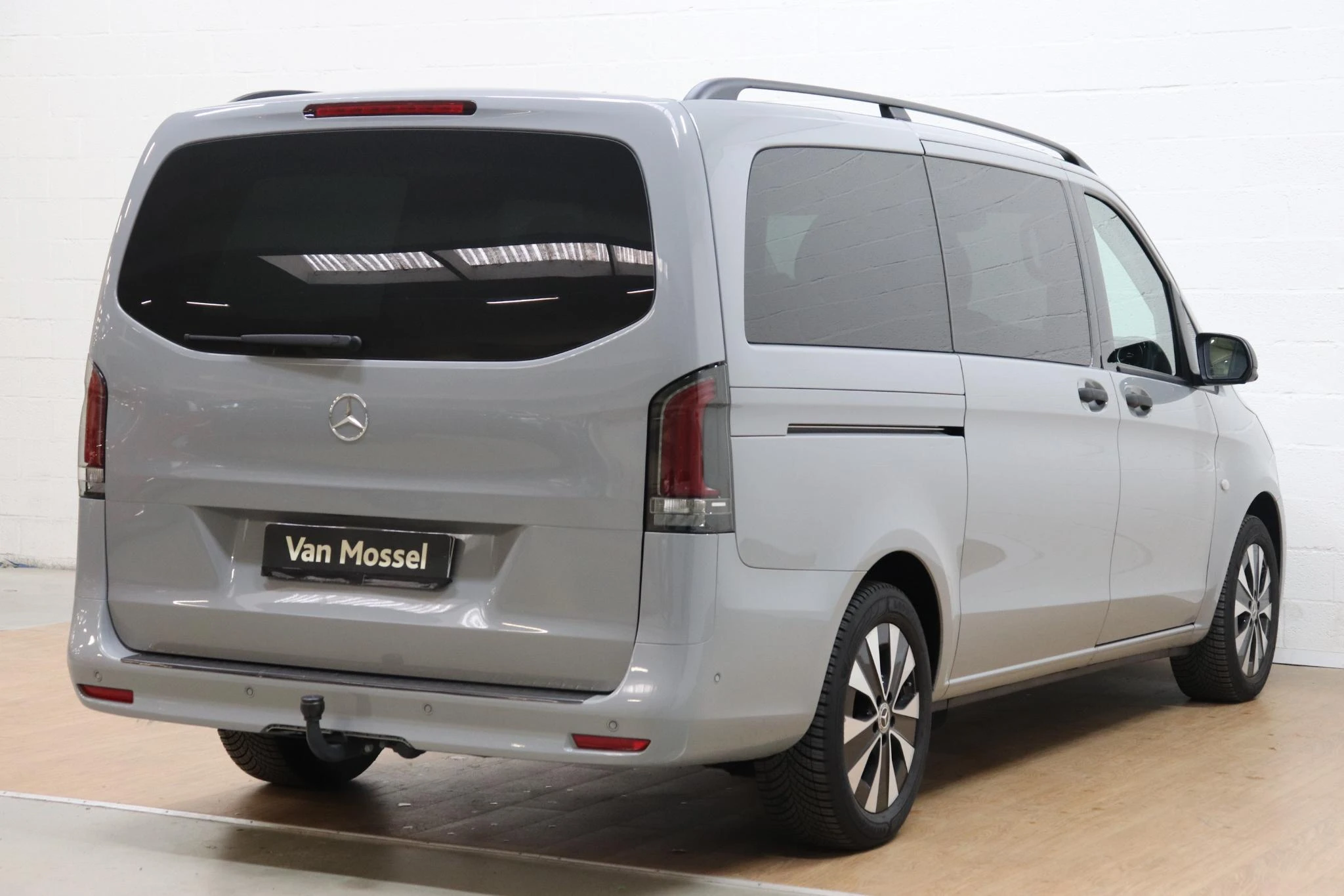 Mercedes-Benz-Vito-image-4