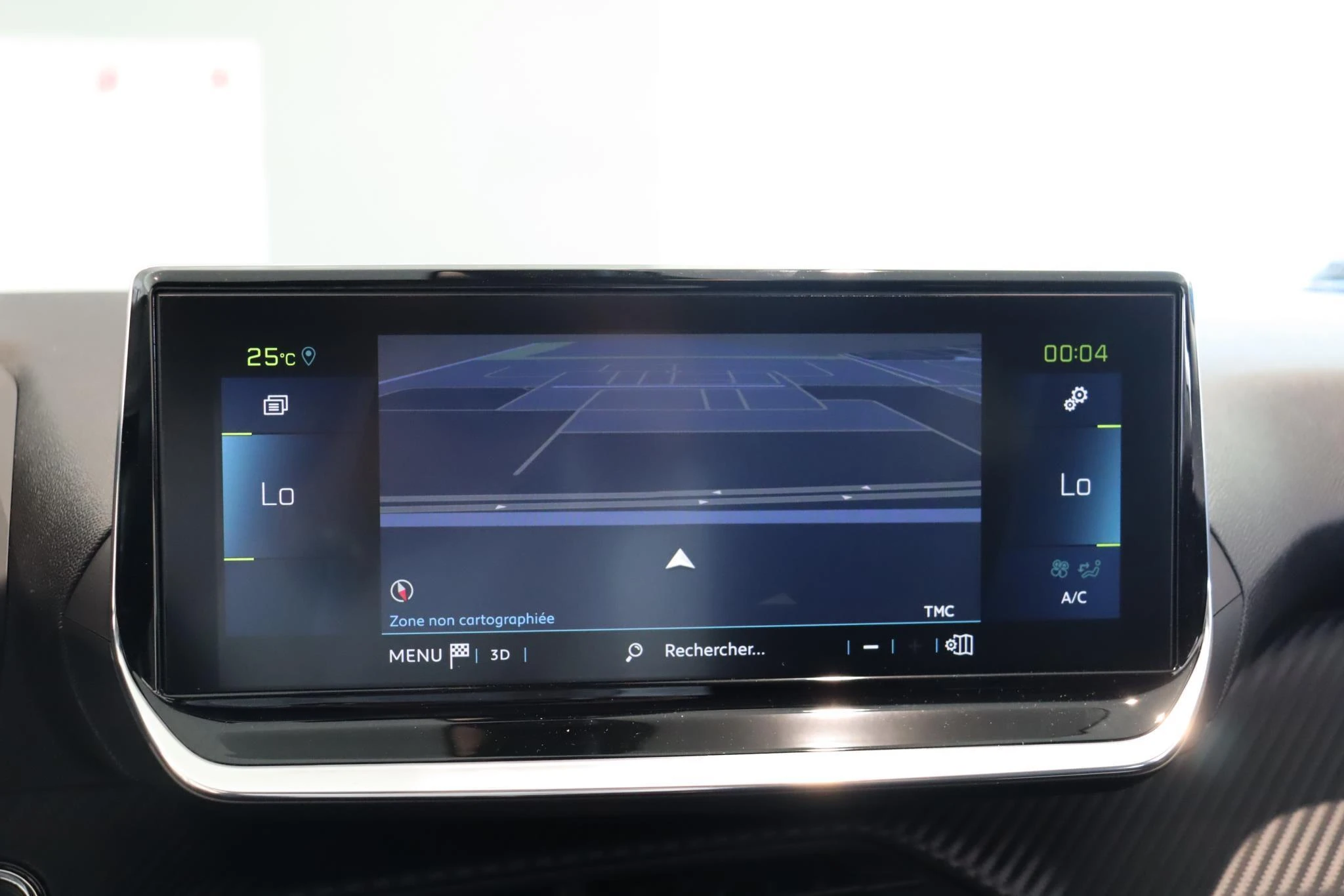 Peugeot-e-2008-image-11