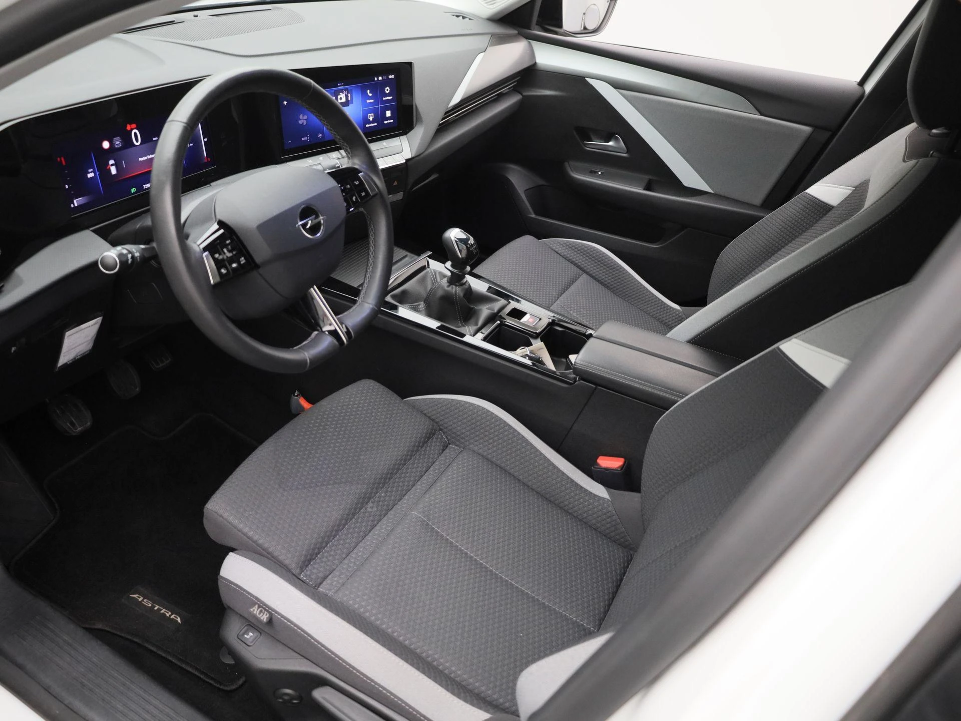 Opel-Astra-image-14