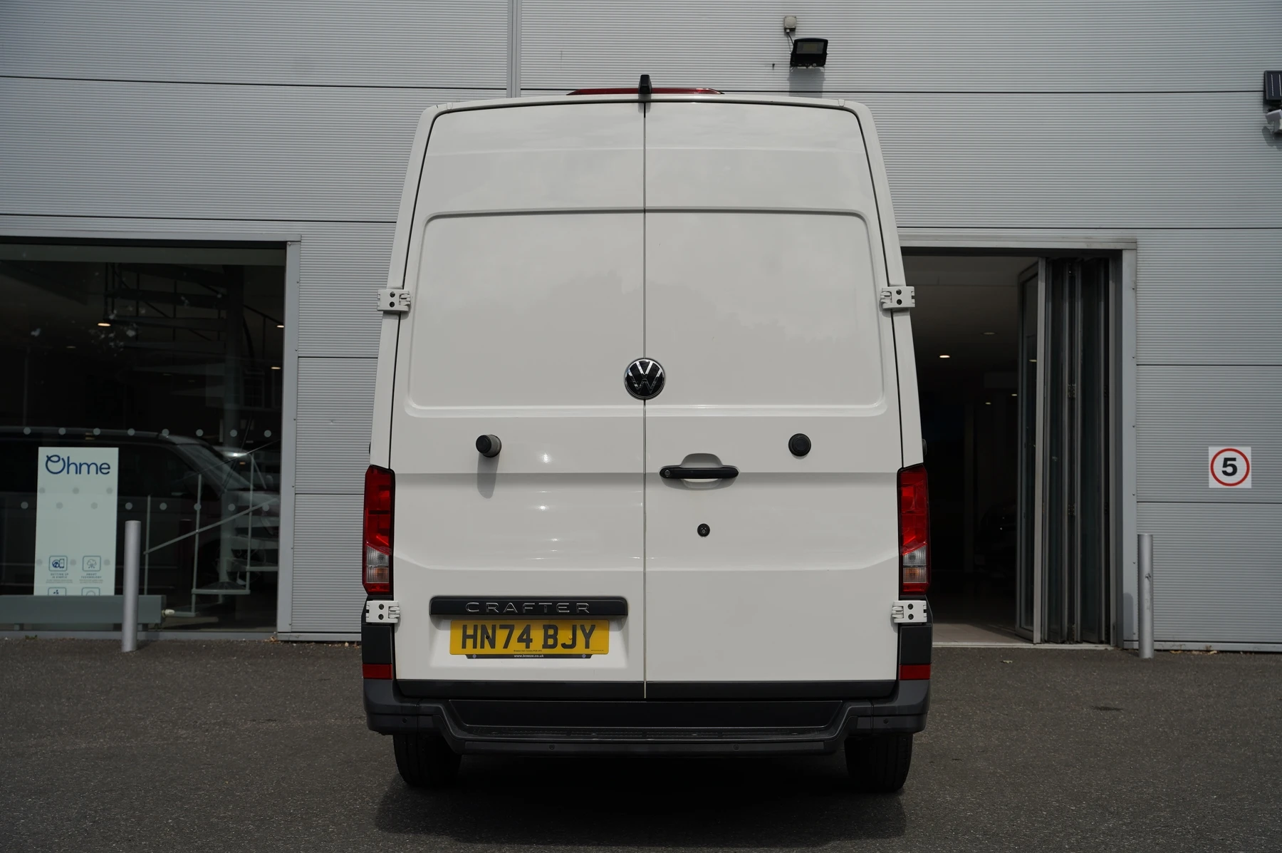 Volkswagen-Crafter-image-11