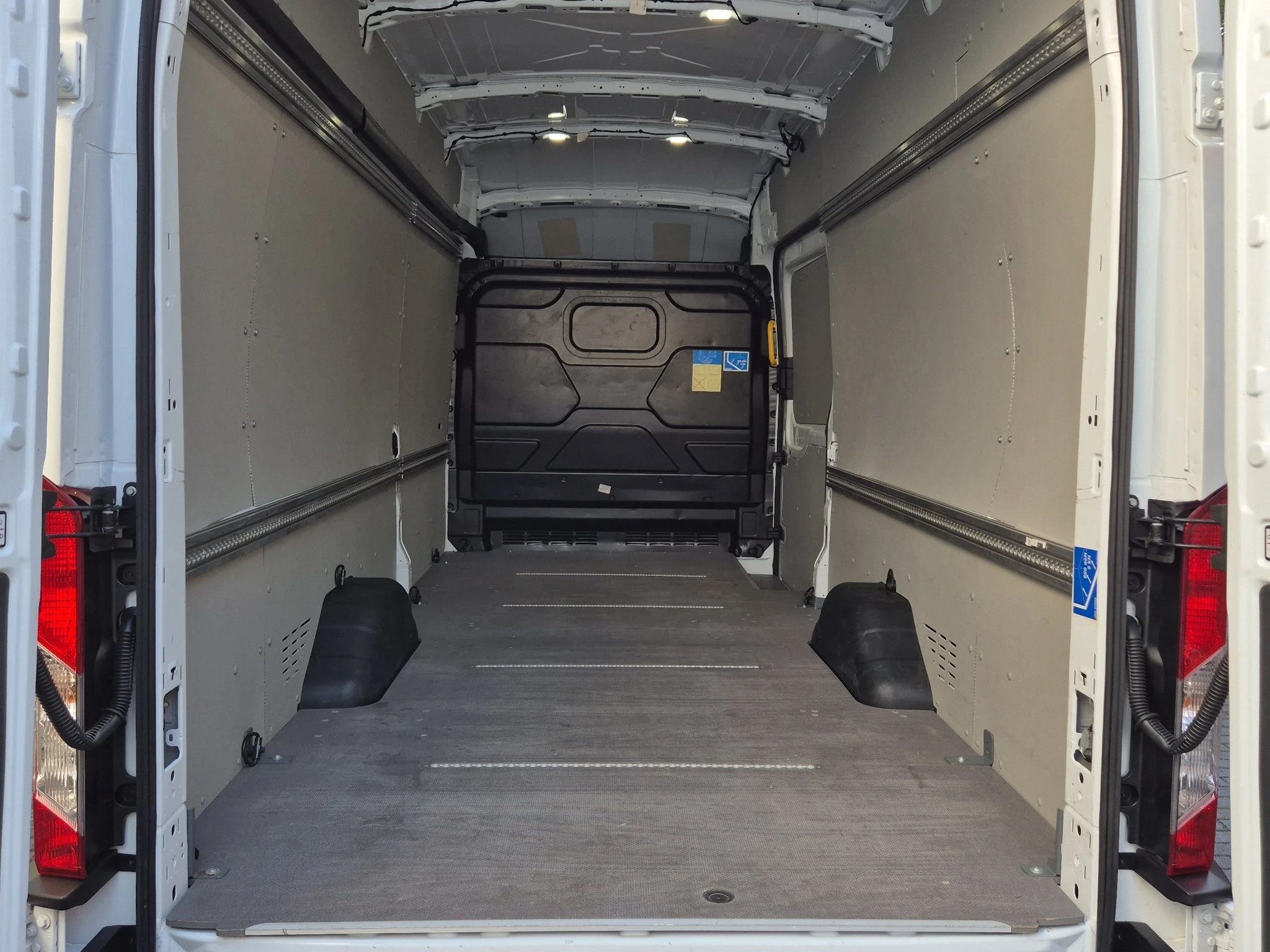 Ford-Transit-image-16