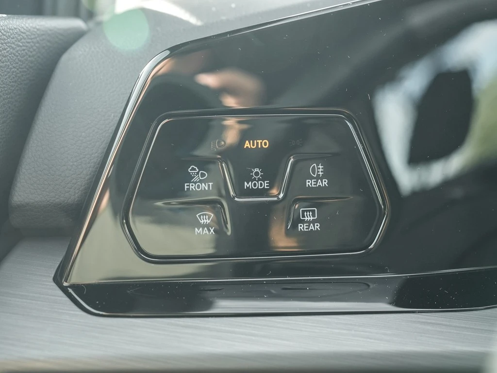 Volkswagen-Golf-image-18