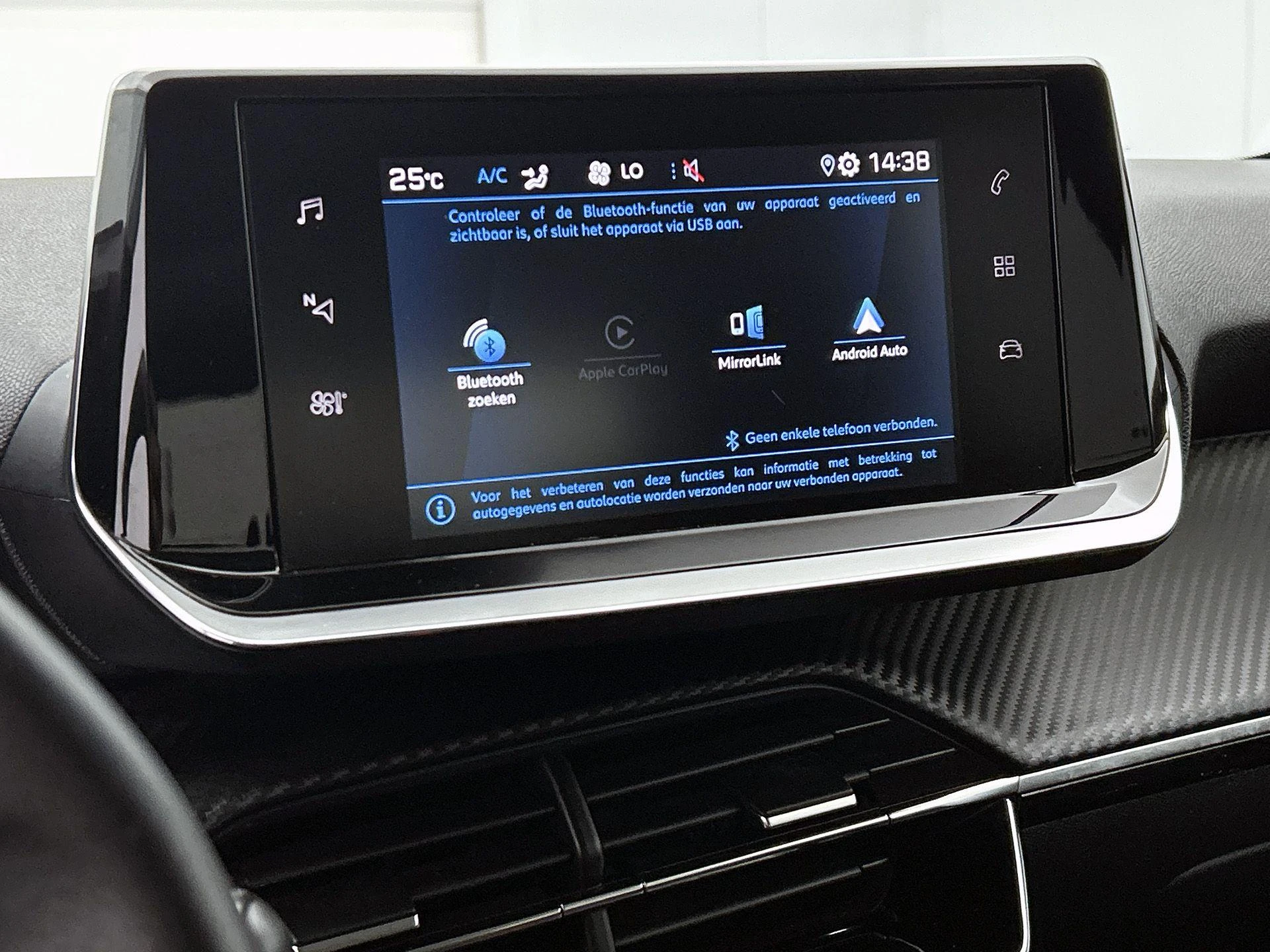 Peugeot-208-image-16