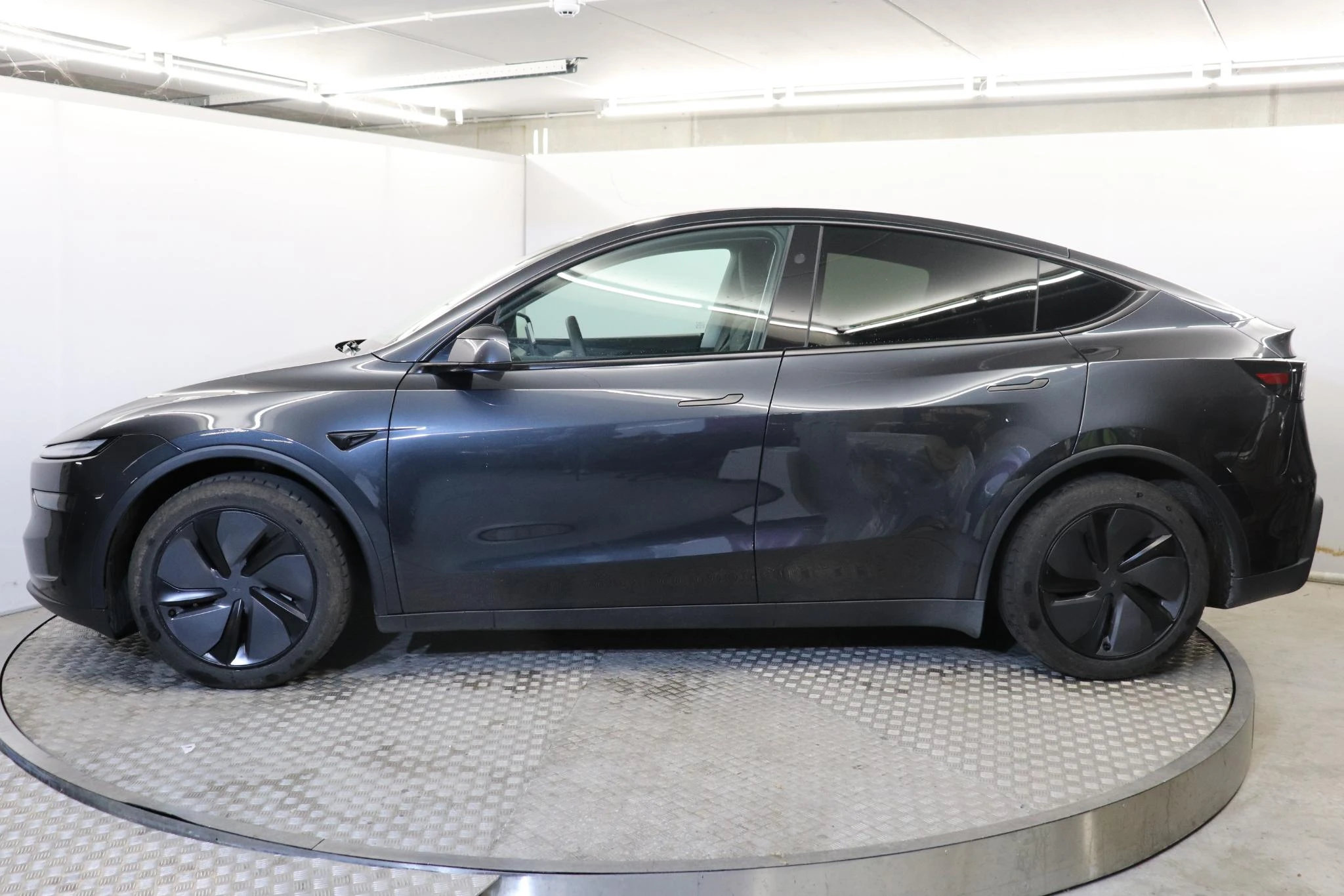 Tesla Model Y Long Range Dual Motor AWD