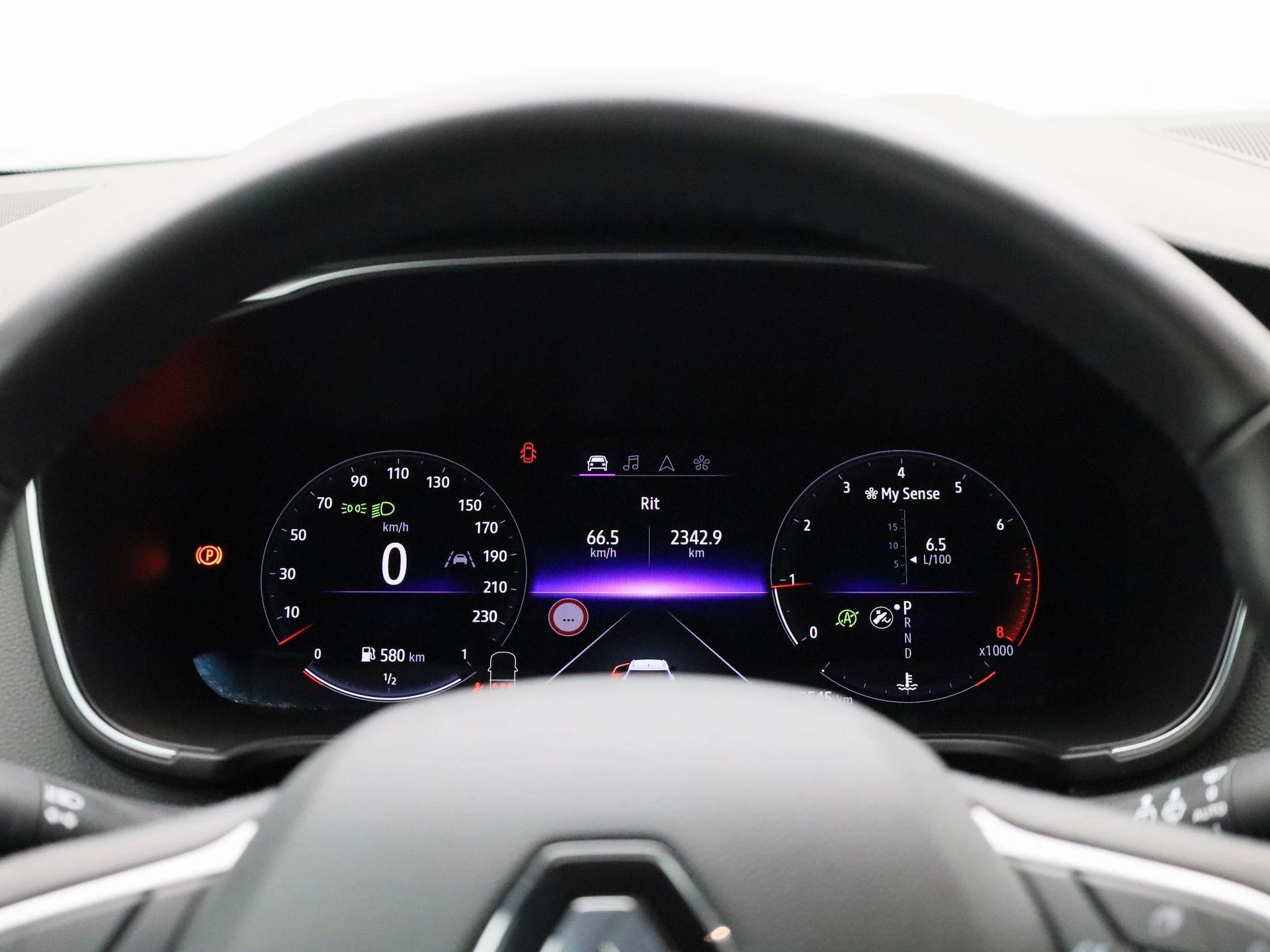 Renault-Mégane Estate-image-7