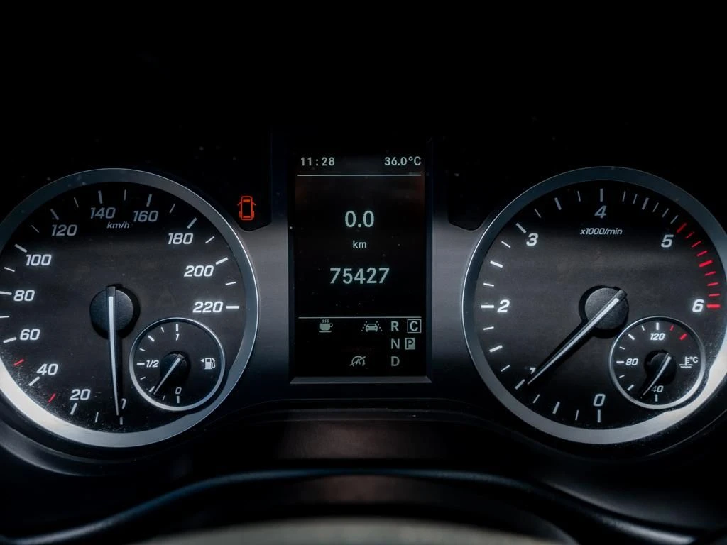 Mercedes-Benz-Vito 114-image-13