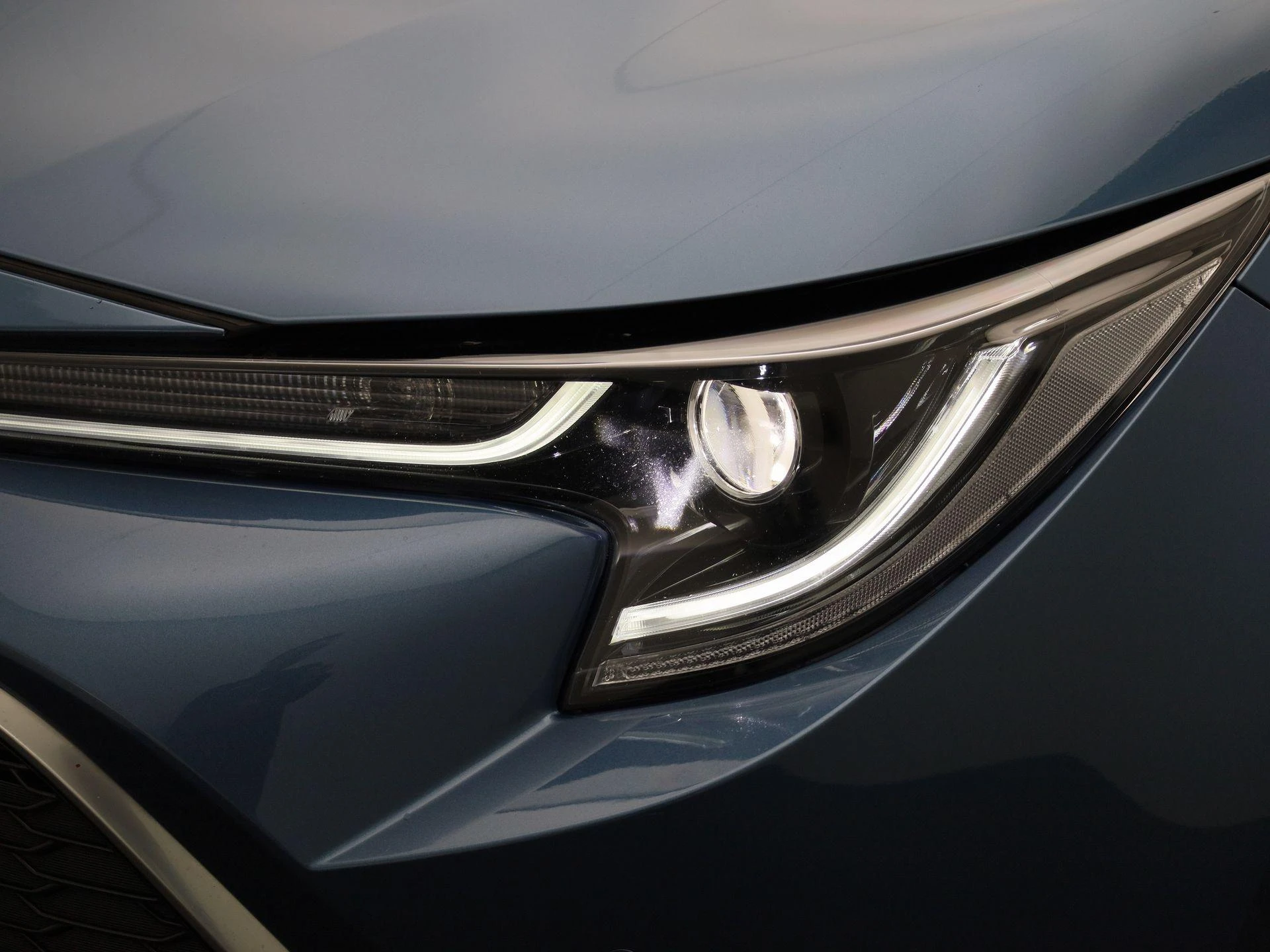 Toyota-Corolla Touring Sports-image-14
