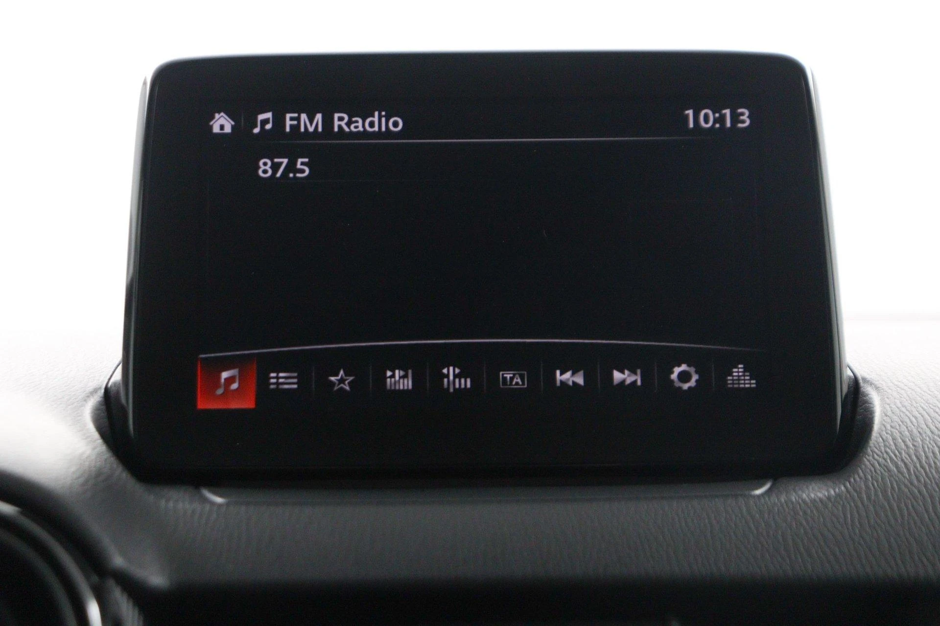 Mazda-2-image-11