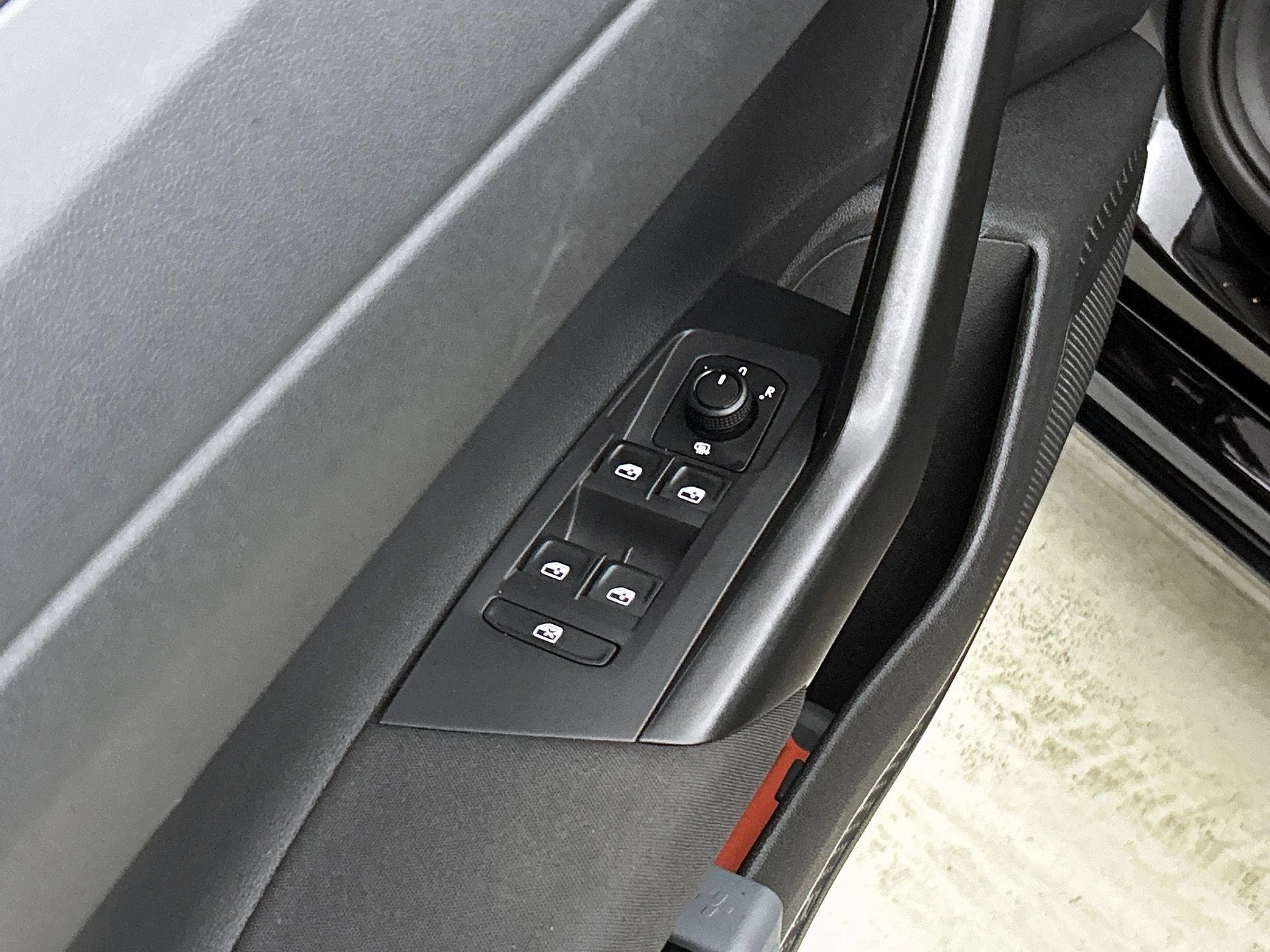 Volkswagen-Polo-image-31