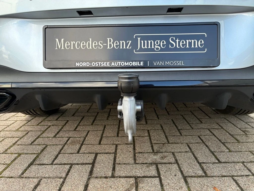 Mercedes-Benz-CLA 200 d-image-18