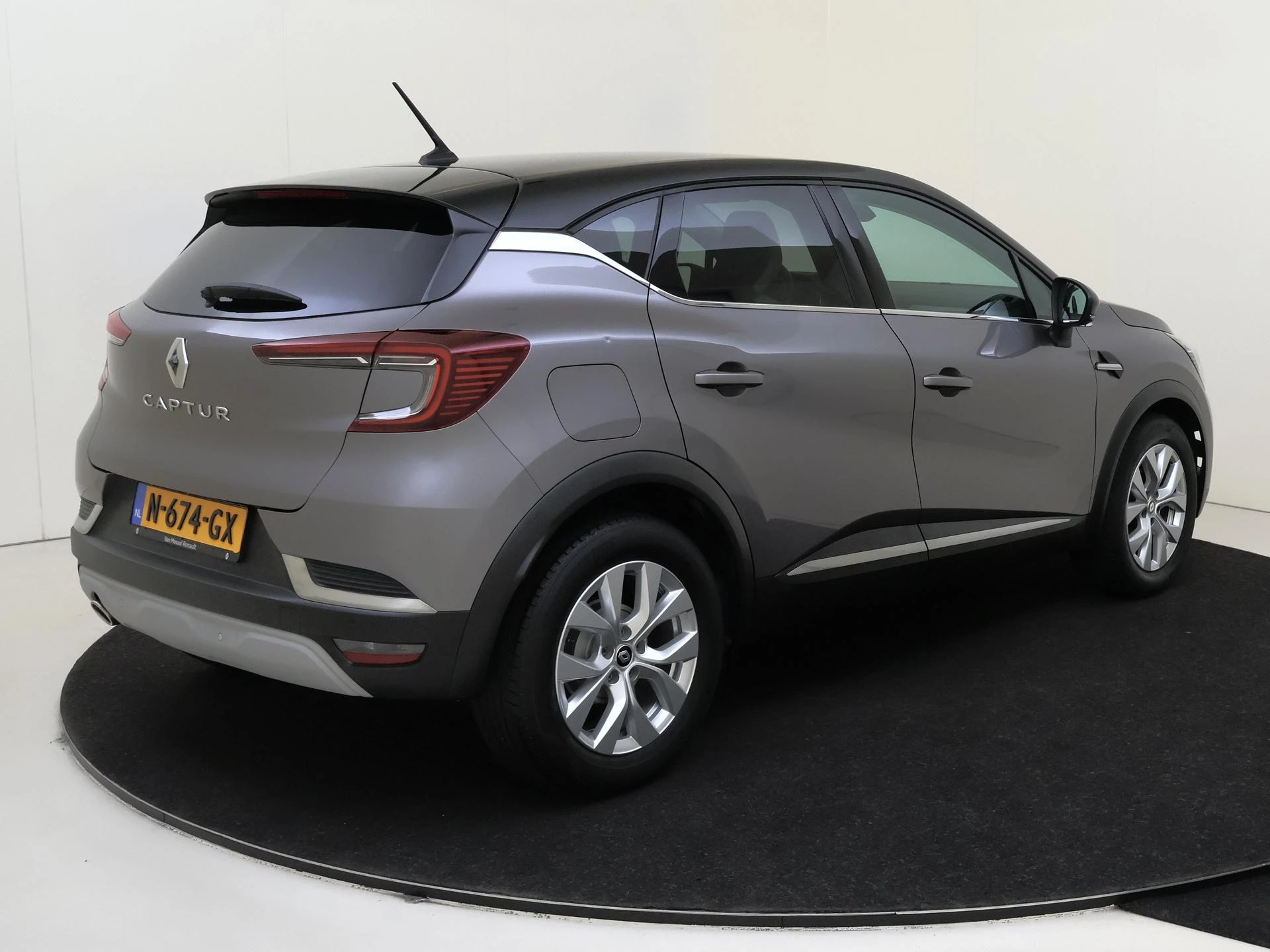 Renault-Captur-image-3