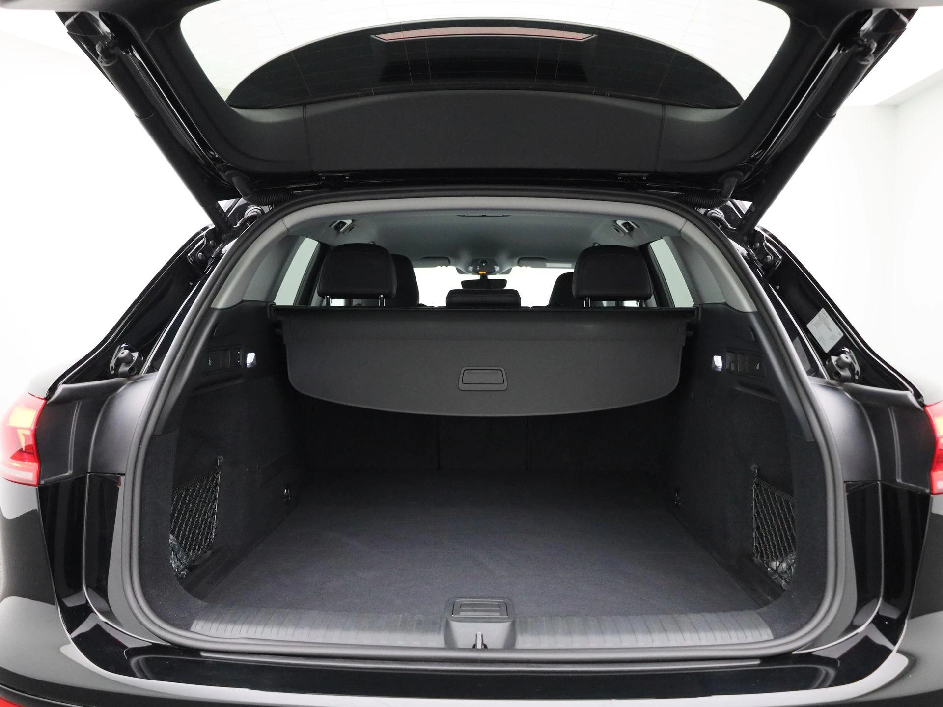 Audi-Q6 e-tron-image-13