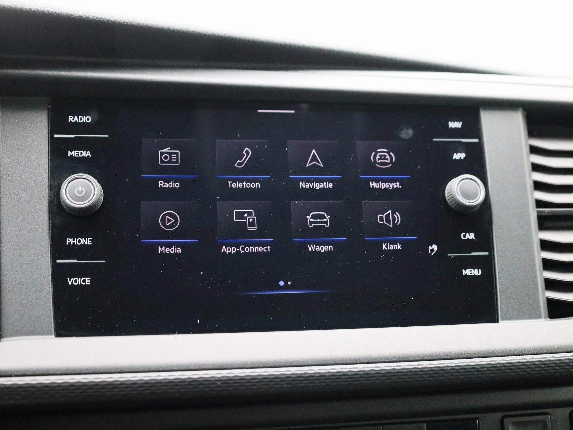 Volkswagen-Transporter-image-25