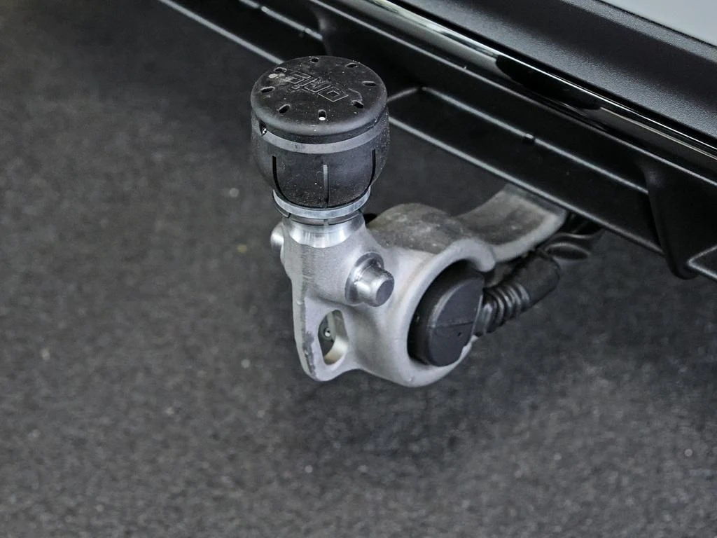 Mercedes-Benz-E-Klasse 300 de-image-21