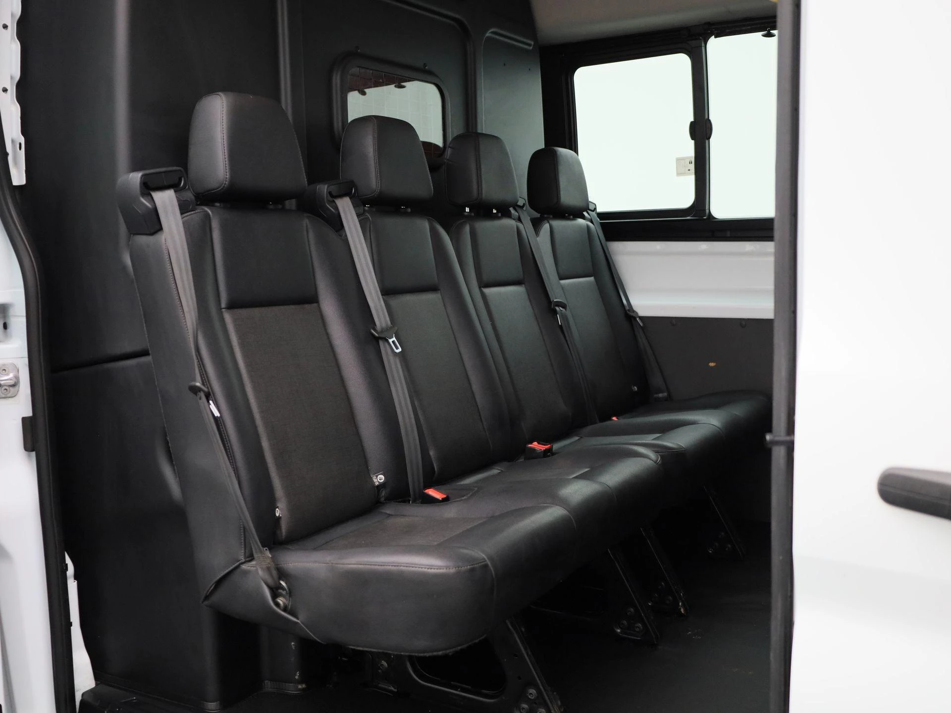 Ford Transit 350L 2.0TD 130pk 96kW M6 Trend