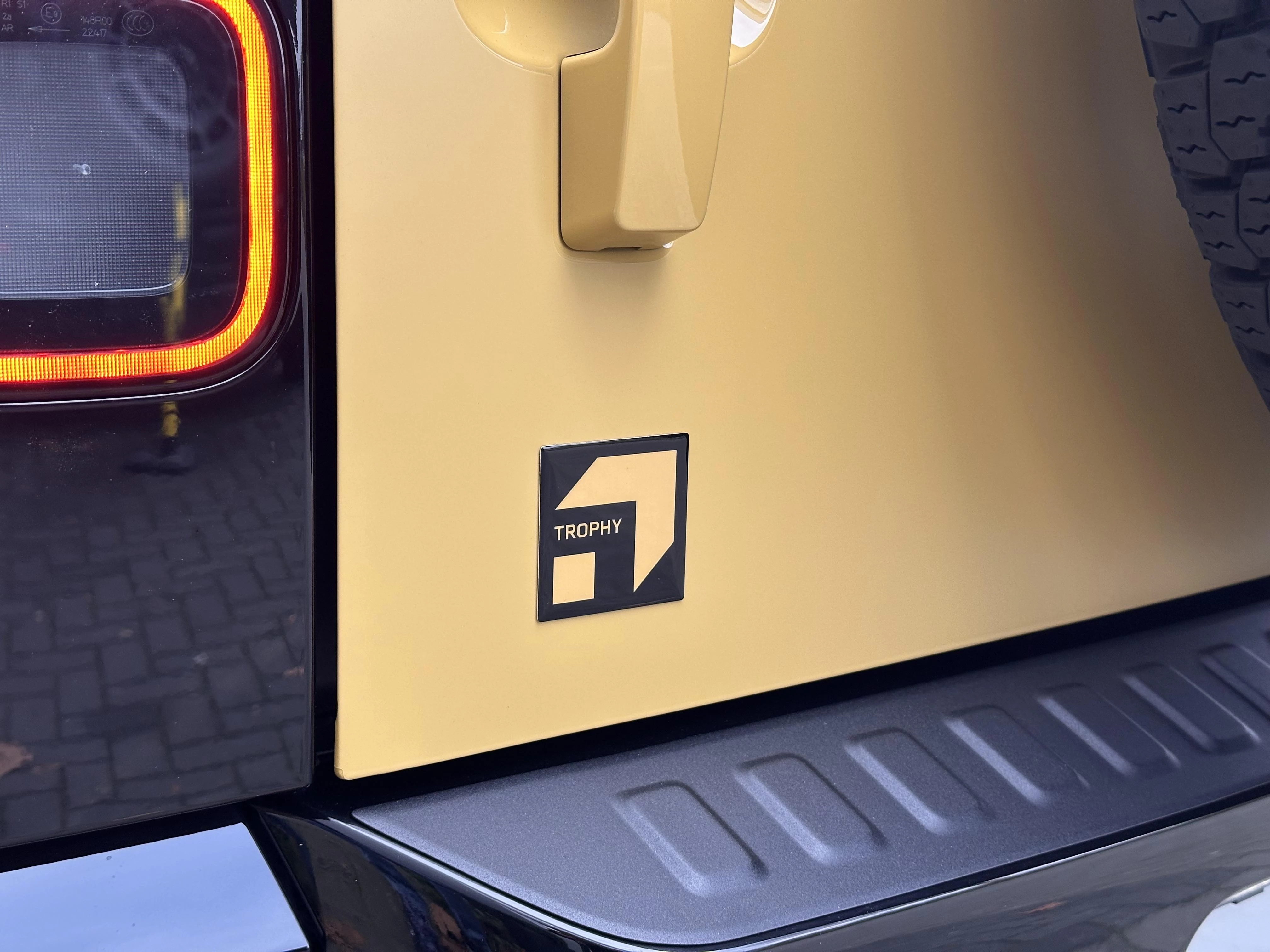 Land Rover-Defender-image-30