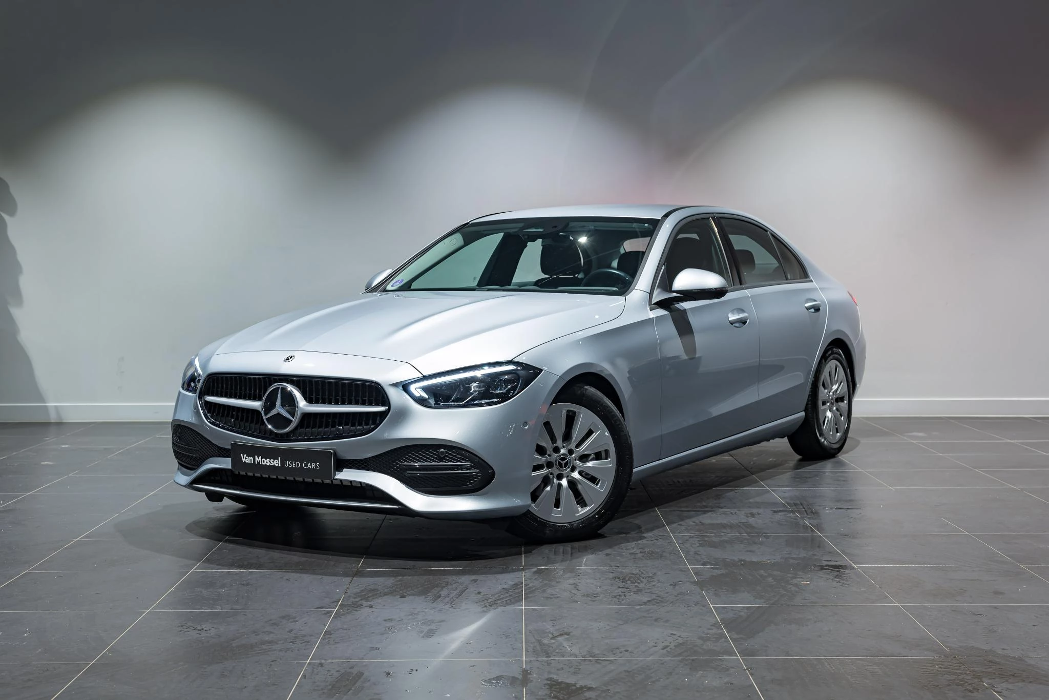 Mercedes-Benz-C-Klasse-image-0