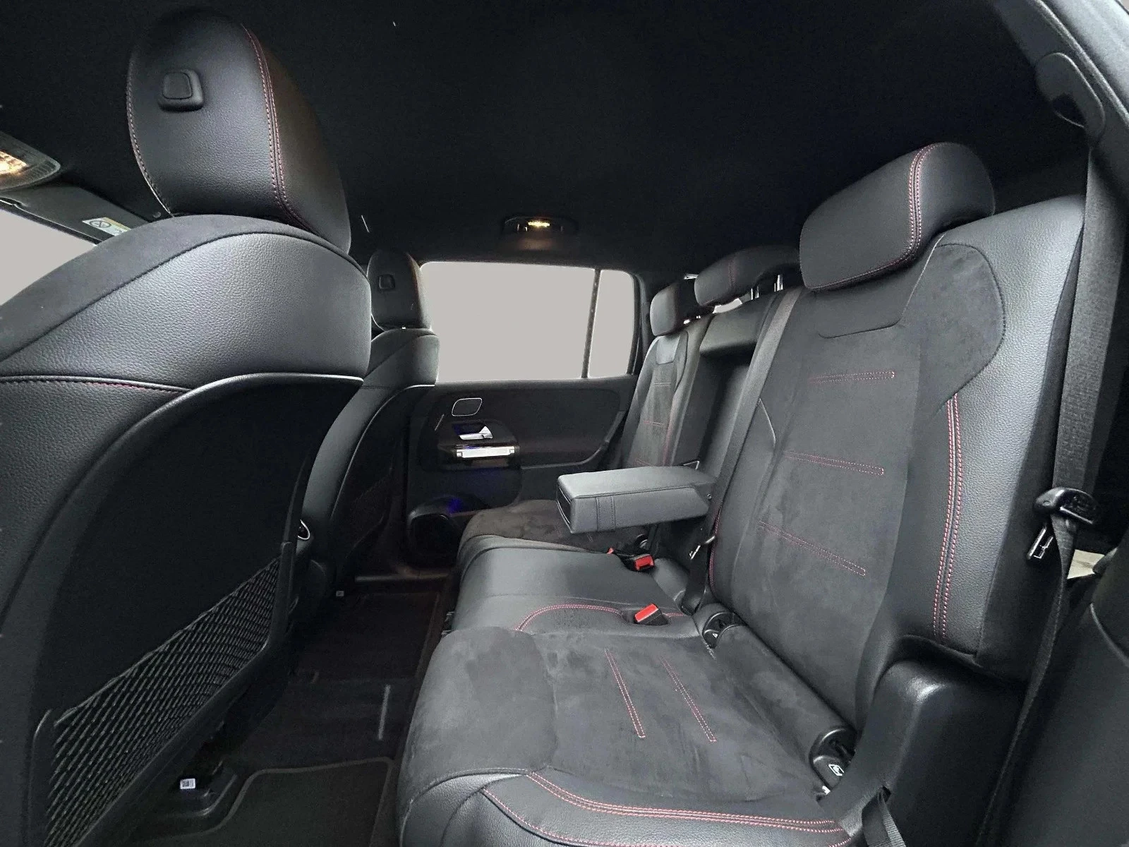 Mercedes-Benz-EQB-image-13