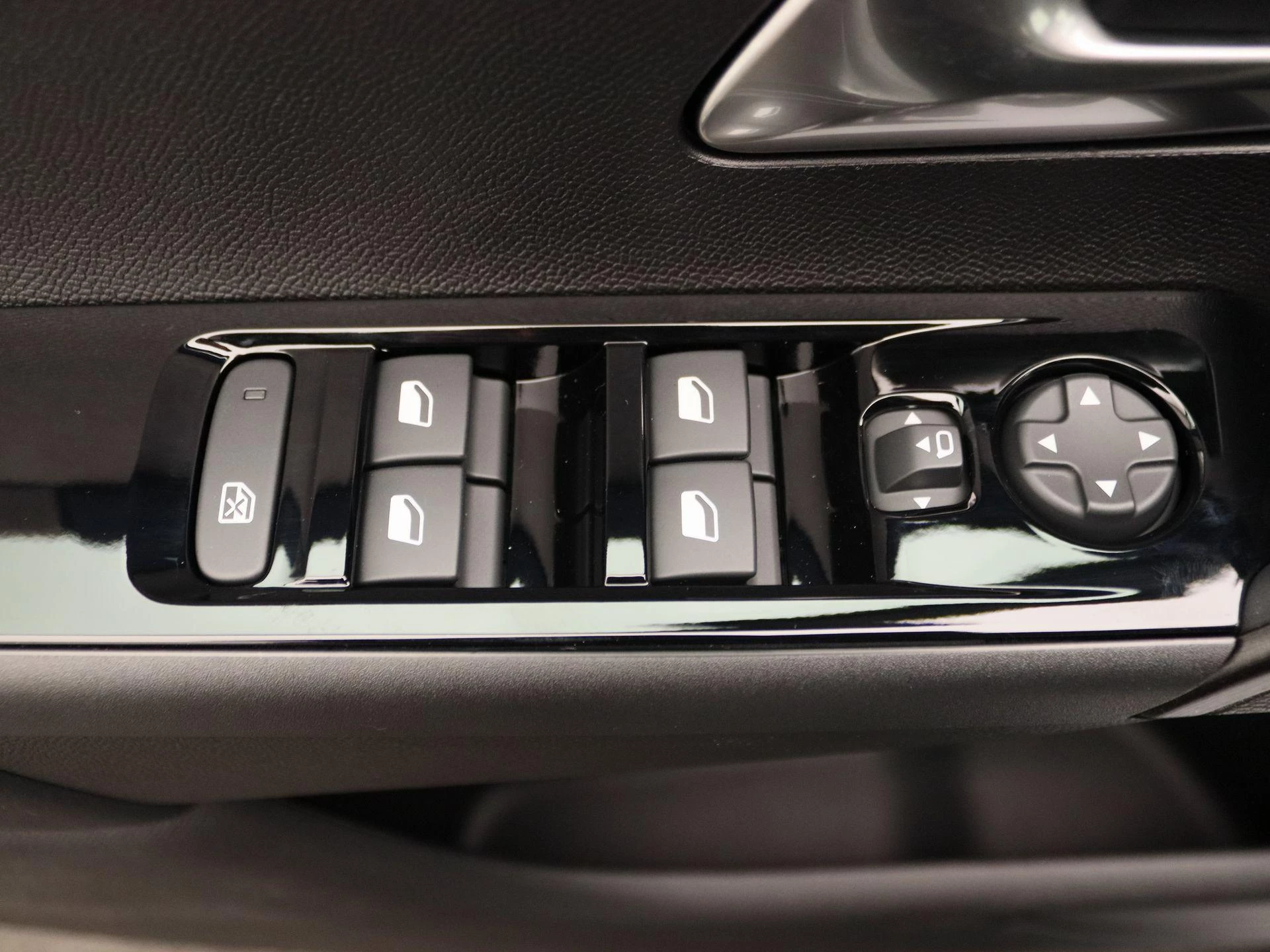 Lancia Ypsilon 1.2 Turbo Hybrid HF Line 110pk