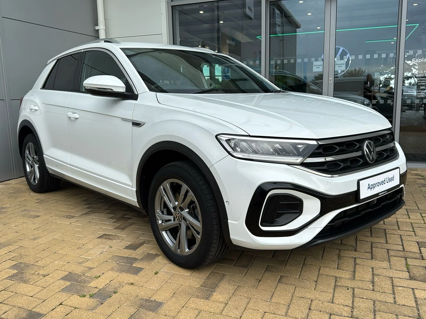 Volkswagen-T-Roc-image-18