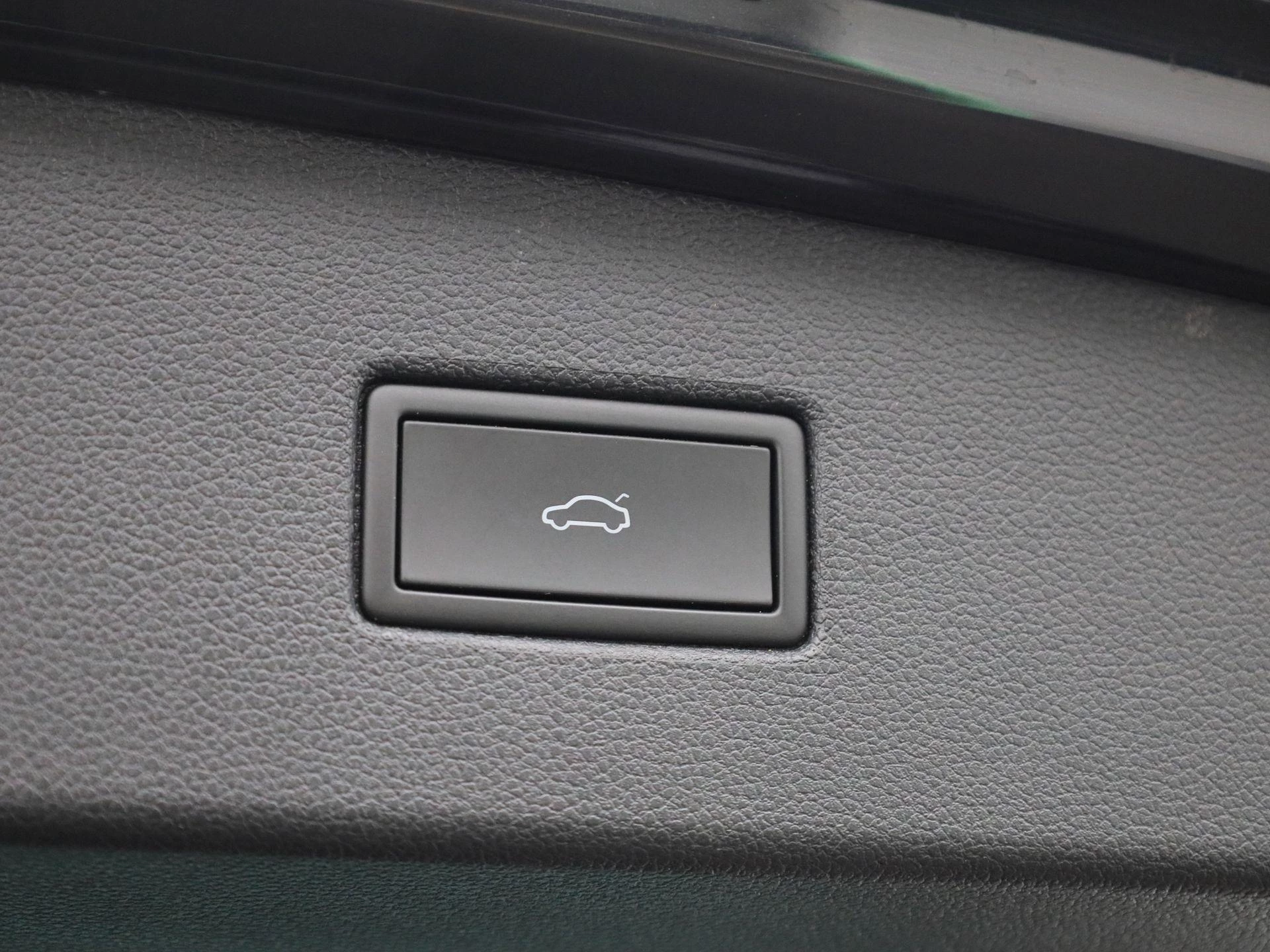 Volkswagen-Tiguan-image-14