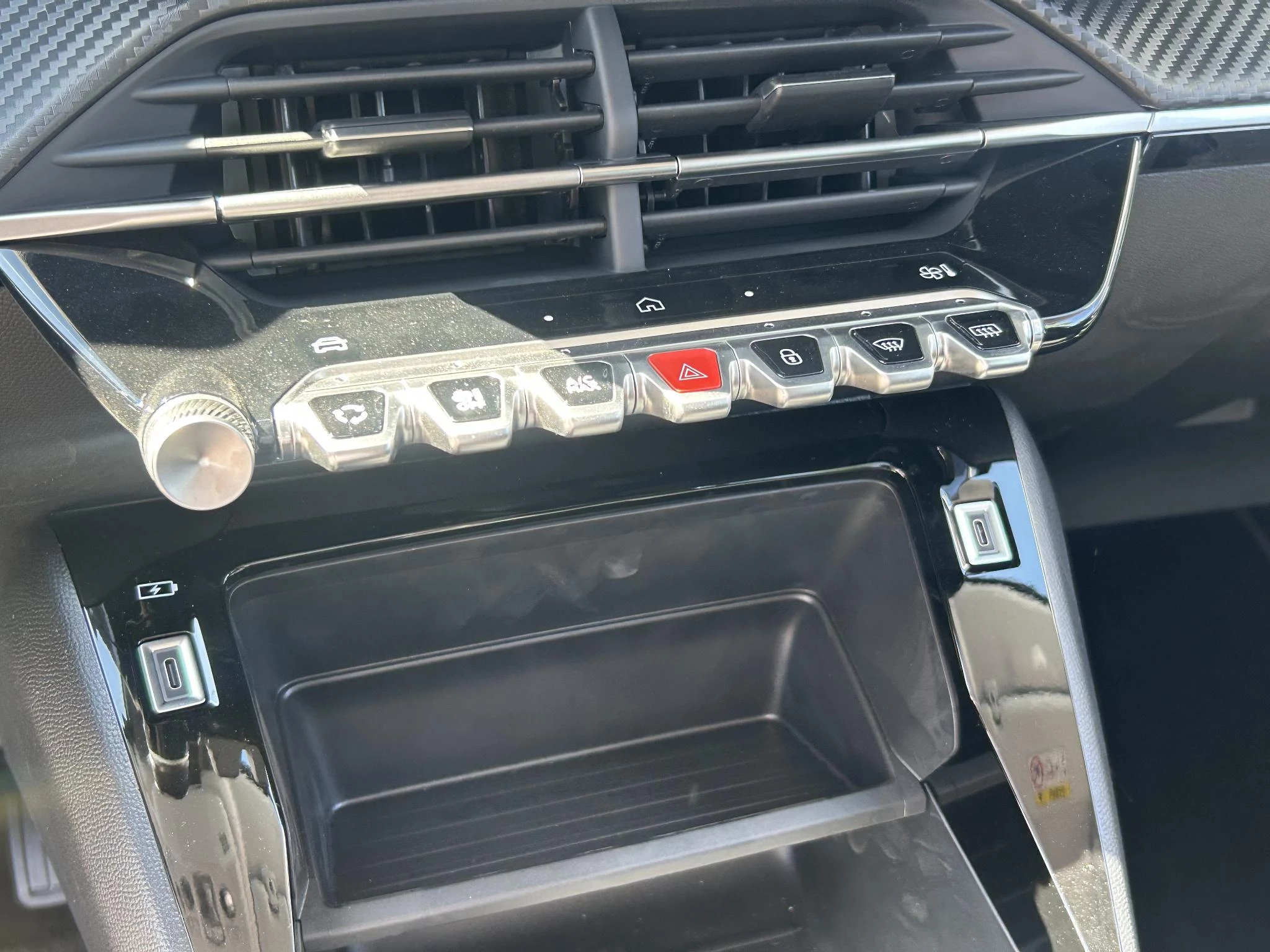 Peugeot-208-image-14