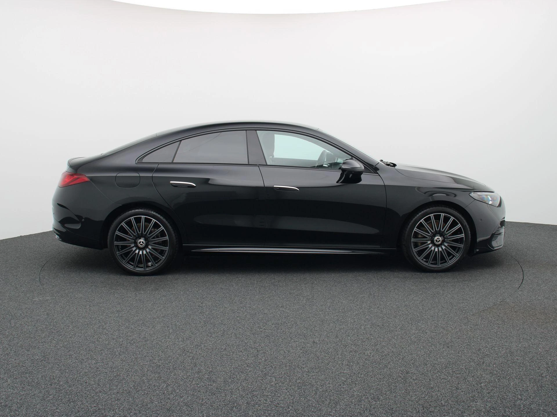 Mercedes-Benz-CLA-image-5
