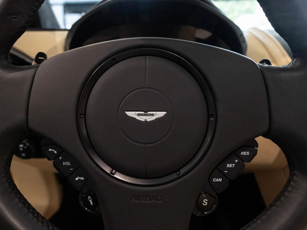 Aston Martin Vanquish Volante Aston Martin Hamburg