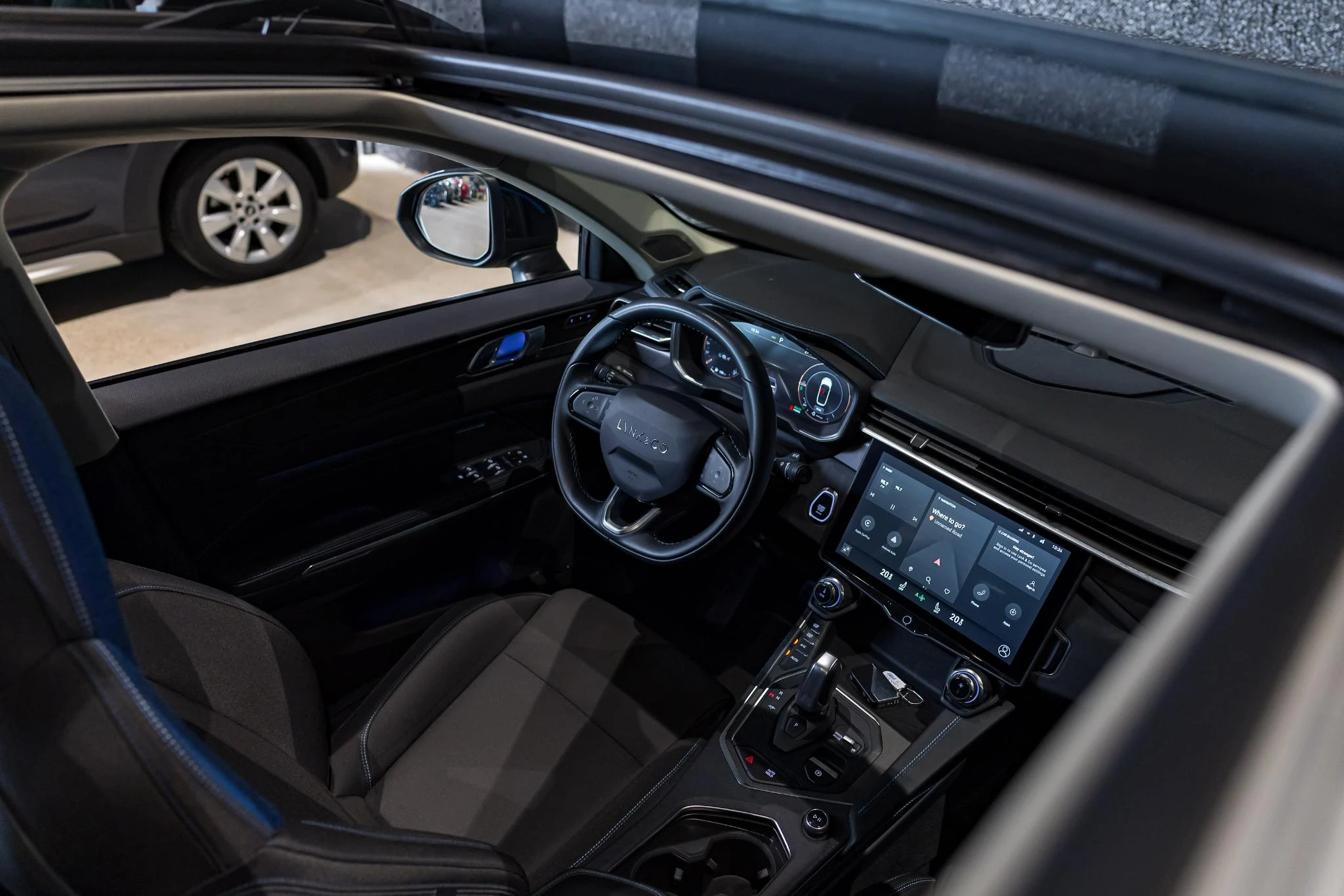 Lynk & Co-01-image-5