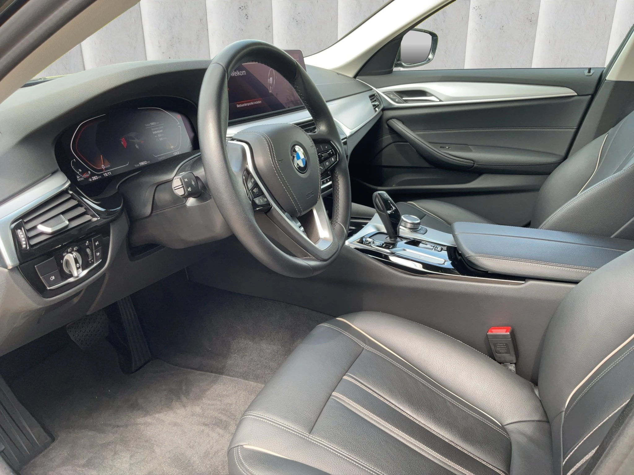 BMW 5er Reihe 520d Limousine. Driving Assist