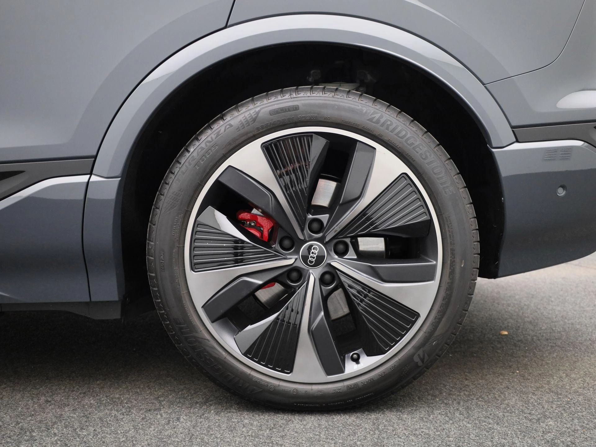 Audi-Q6 e-tron-image-6
