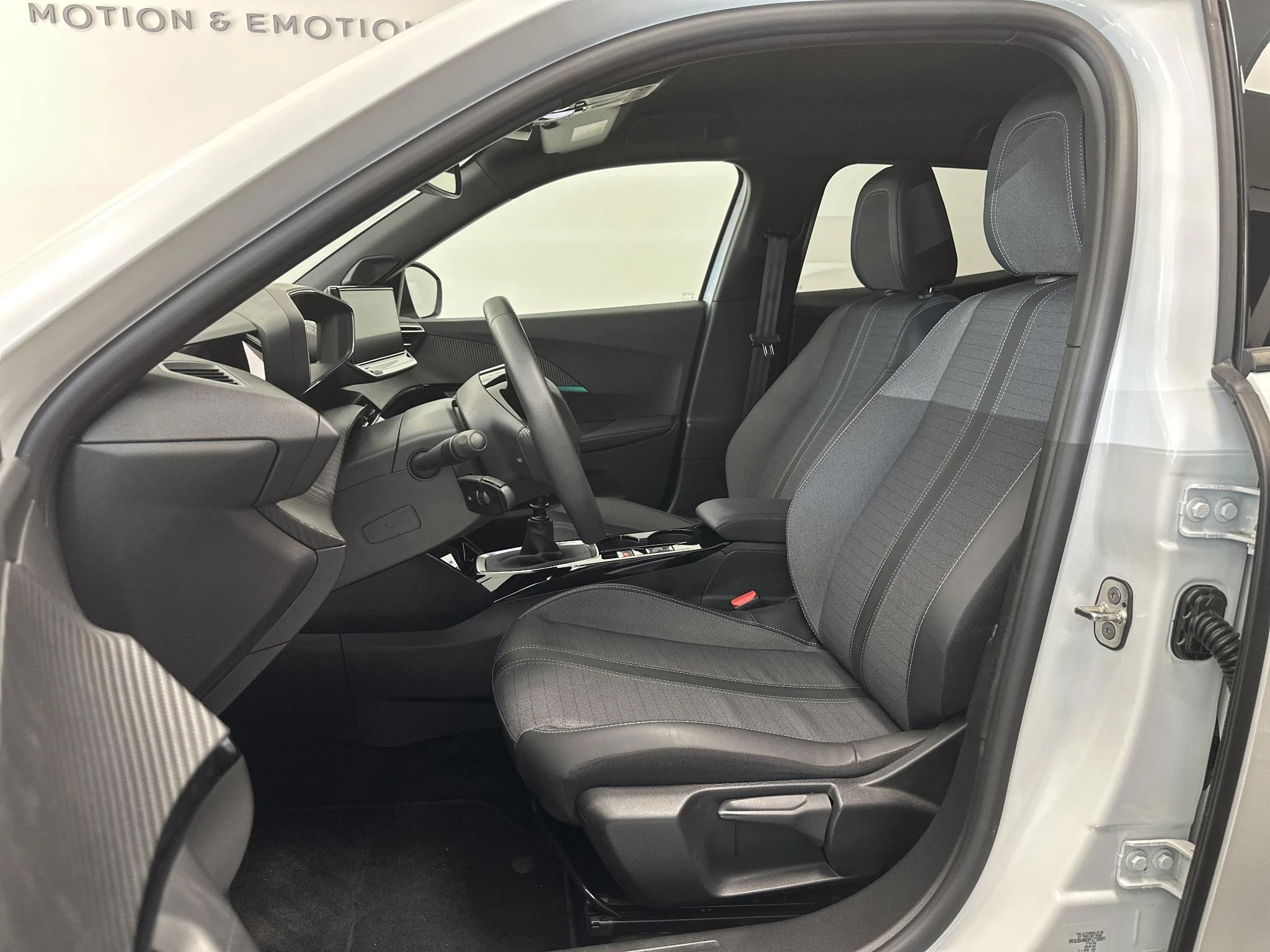 Peugeot-2008-image-7