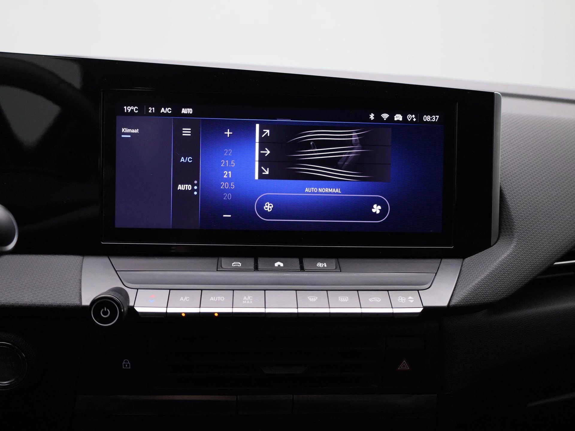 Opel-Astra-image-18