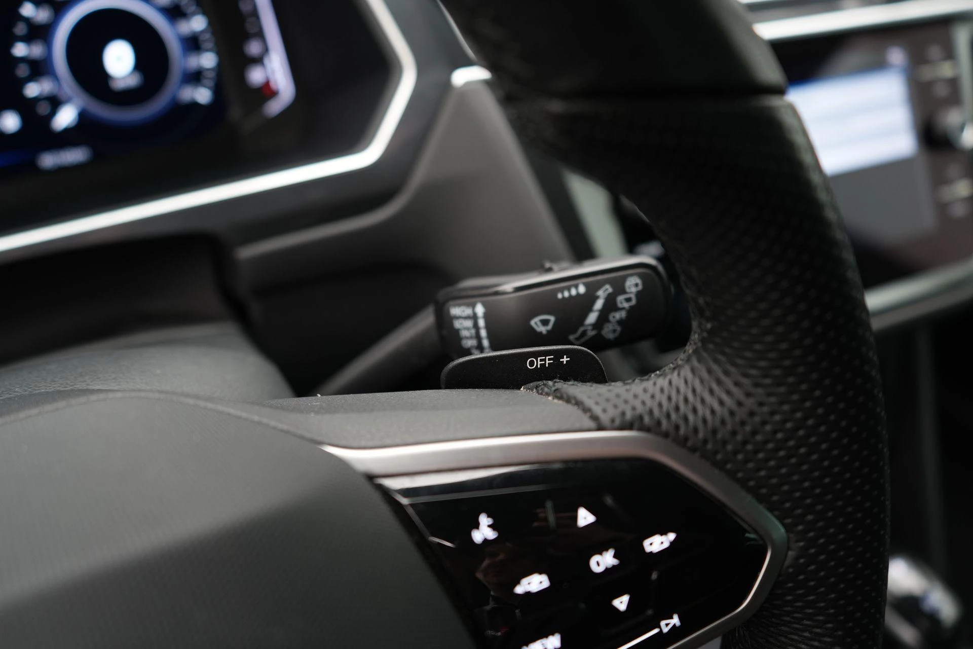 Volkswagen-Tiguan-image-26