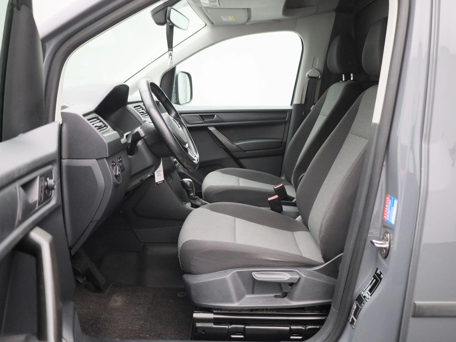 Volkswagen-Caddy-image-10