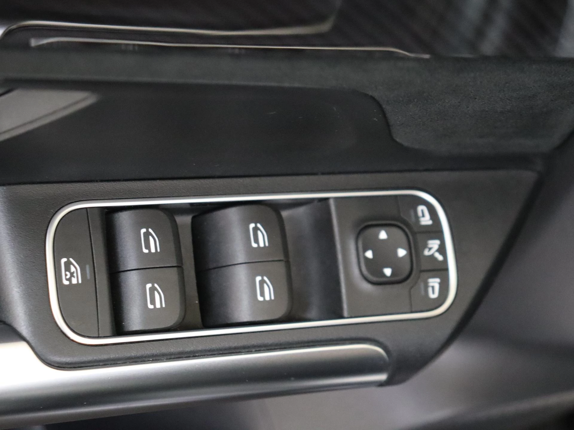 Mercedes-Benz-B-Klasse-image-25