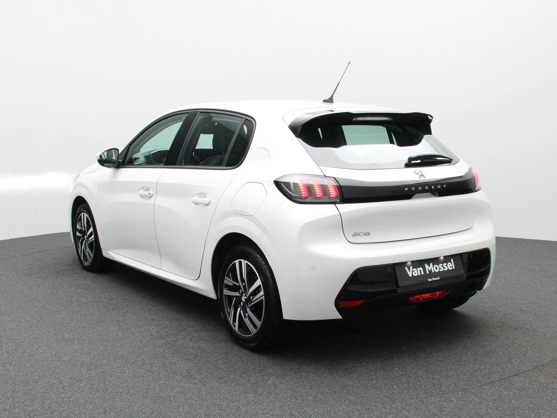 Peugeot-208-image-1