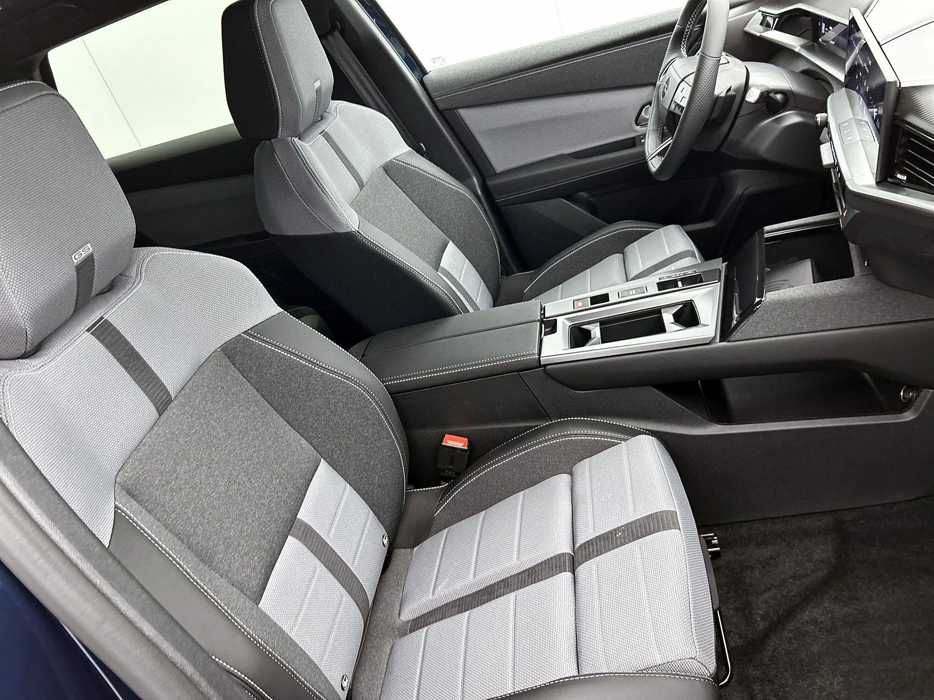 Opel Grandland 1.2 Turbo Hybrid business Edition