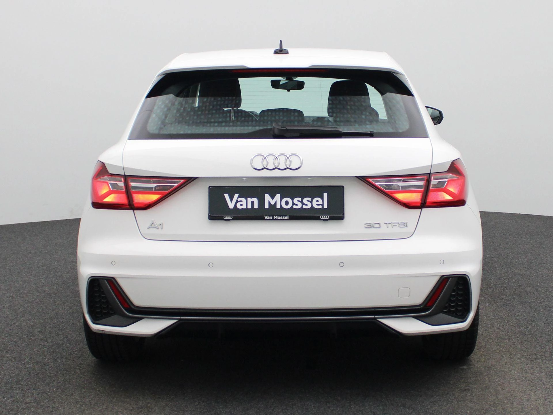 Audi-A1 Sportback-image-4