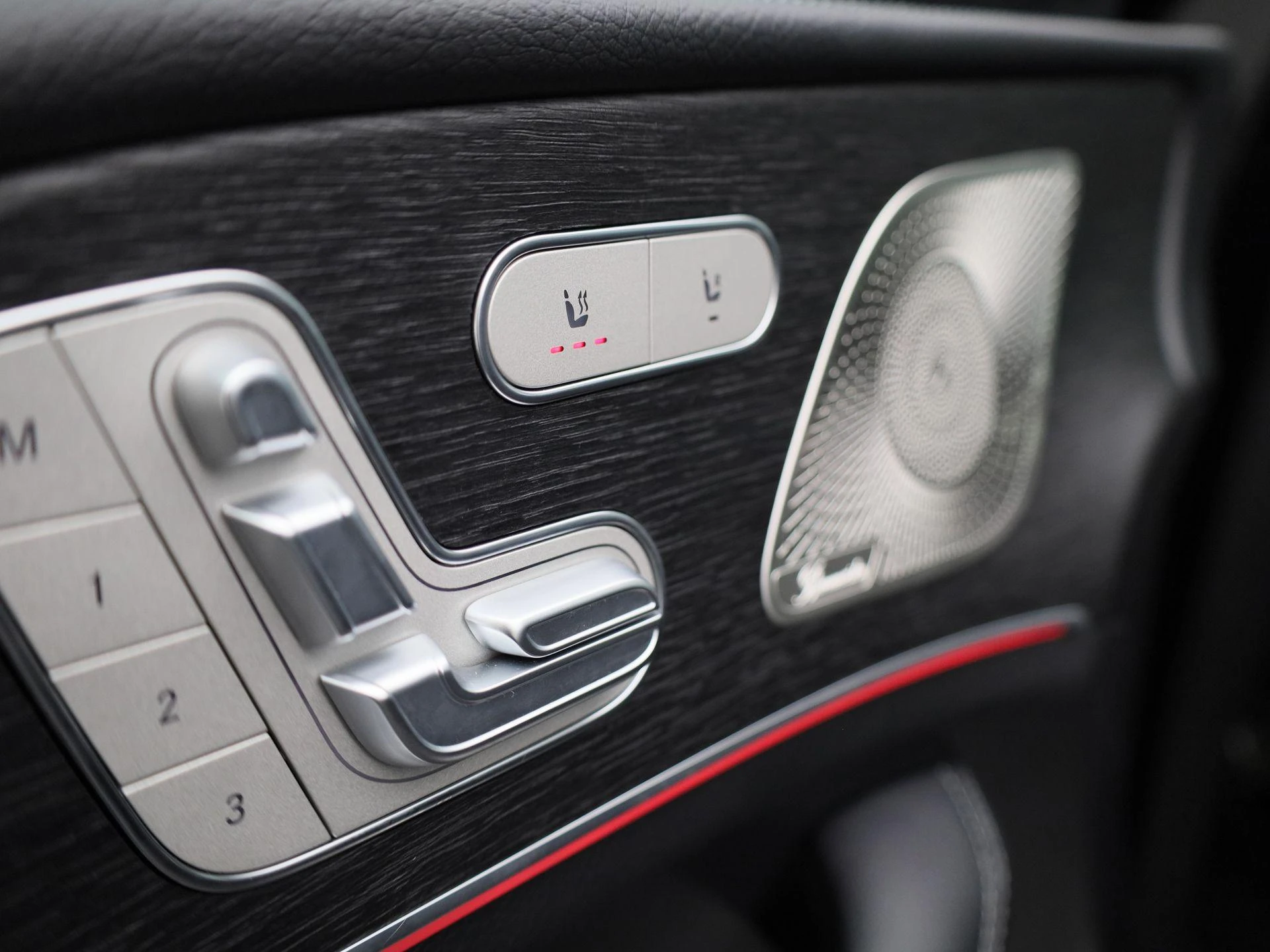 Mercedes-Benz-GLE-image-38