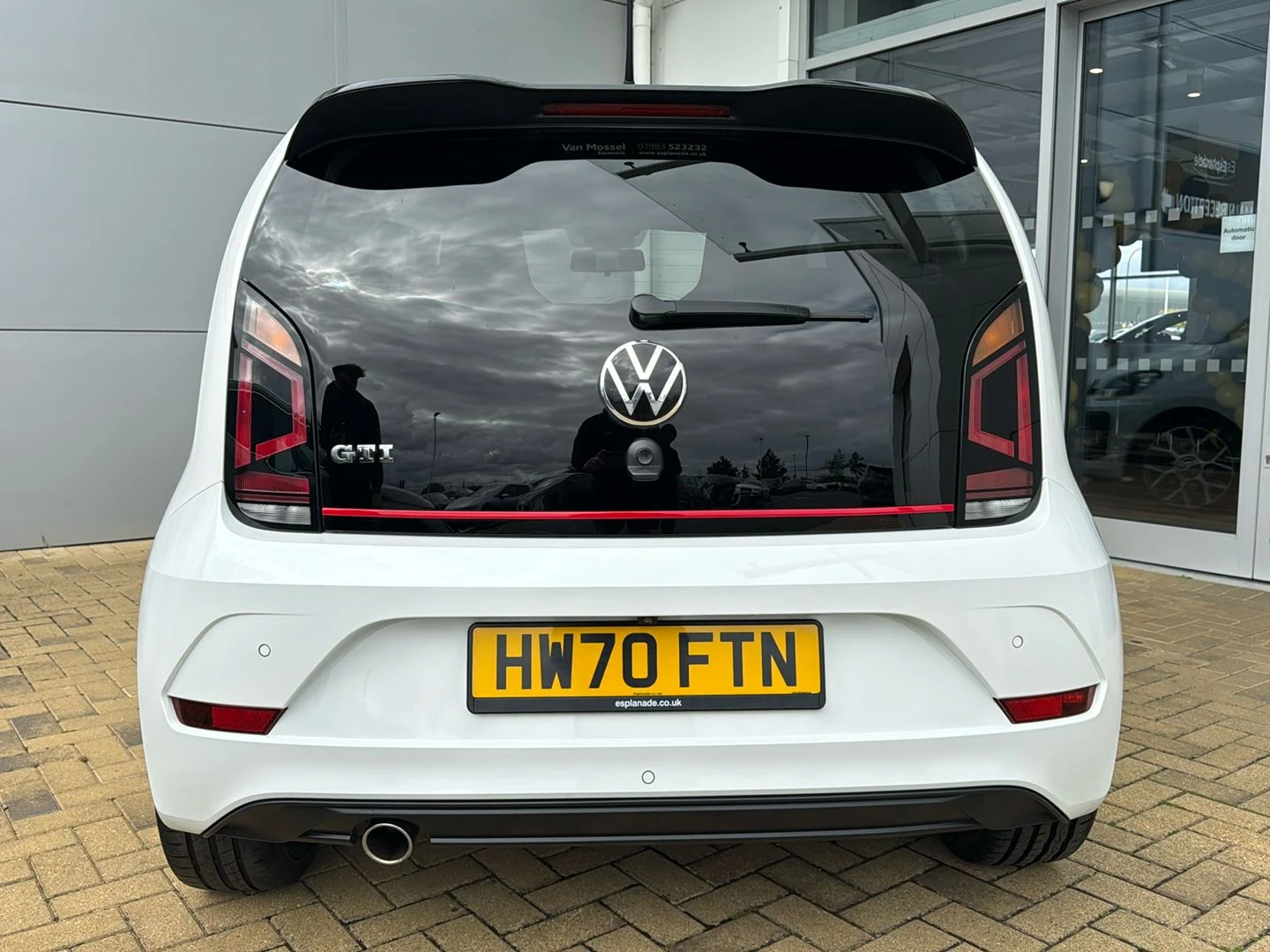 Volkswagen-up!-image-5