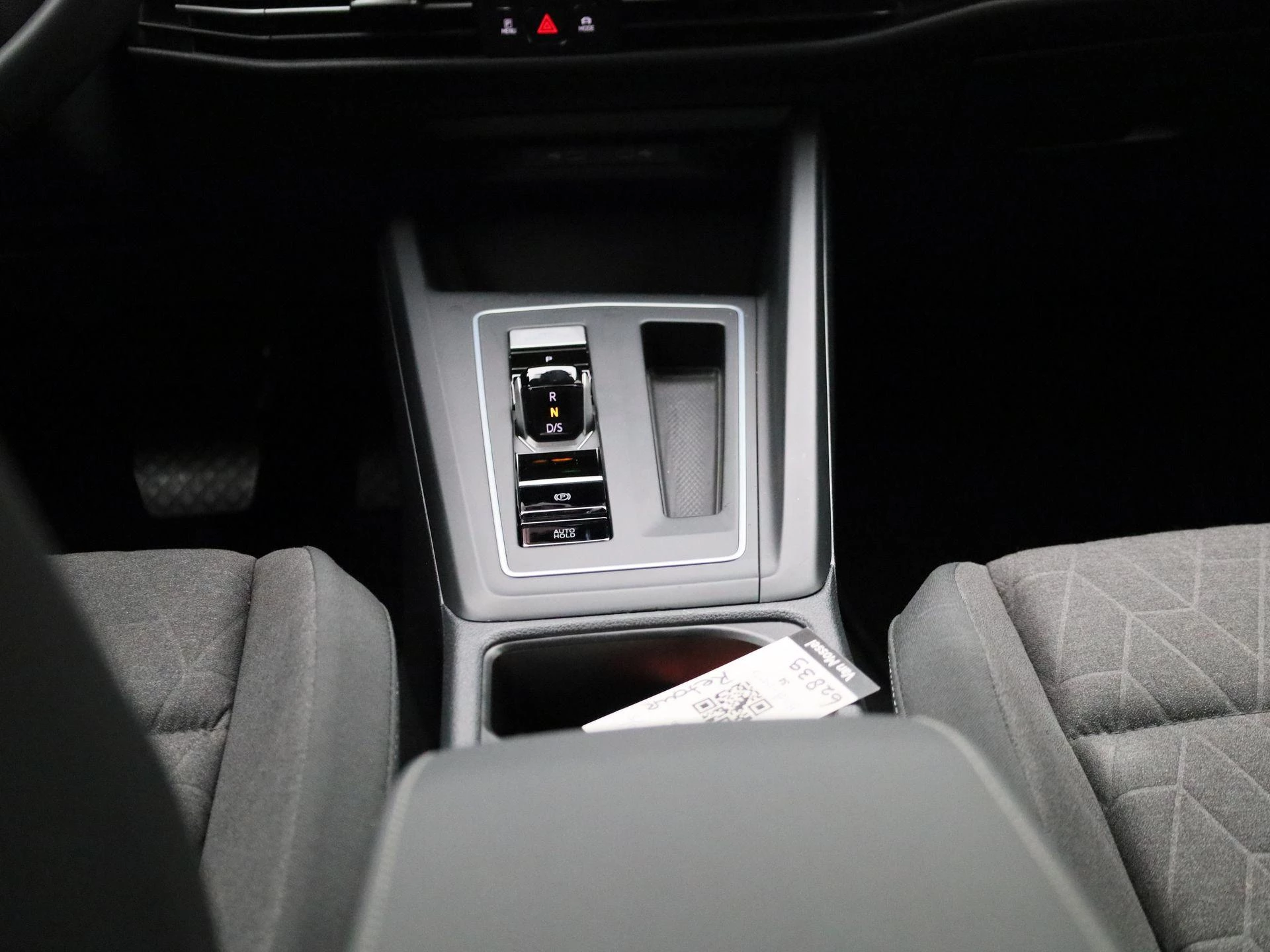 Volkswagen-Golf-image-9