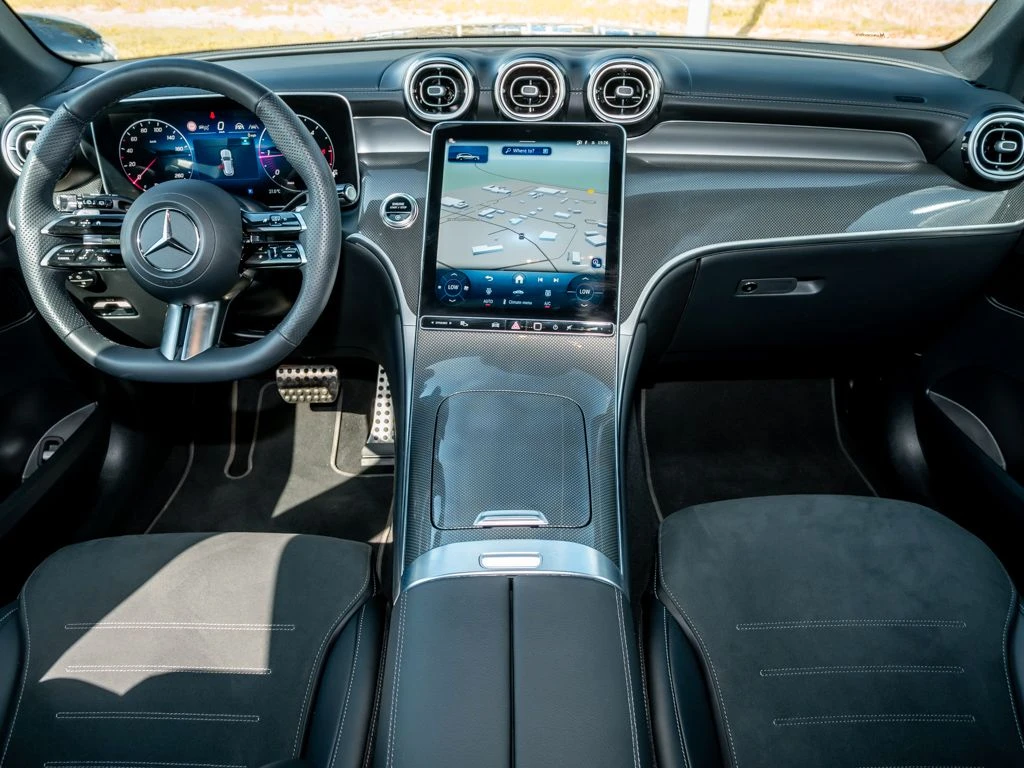 Mercedes-Benz-GLC 300 d-image-13